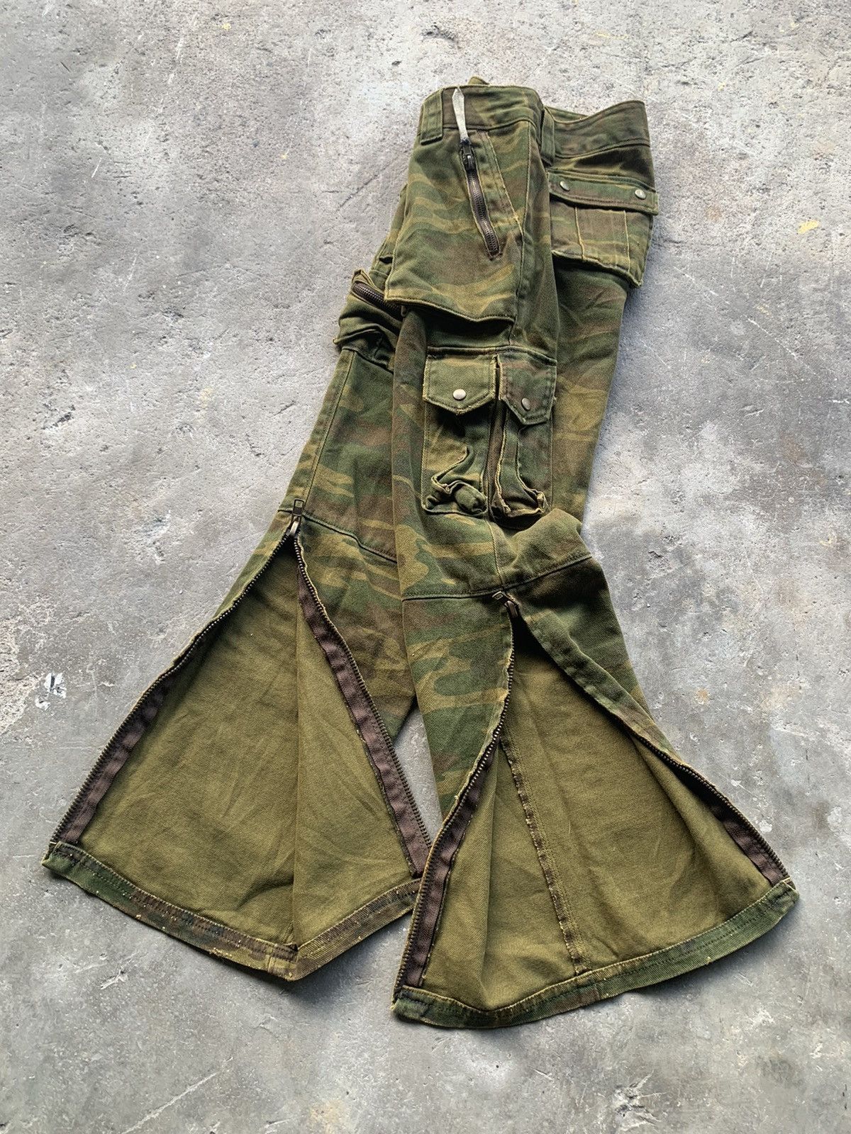 Japanese Brand Steal 🔥🔥 Goa camo multipocket bondage cargo jeans Size 27" / US 4 / IT 40 - 2 Thumbnail