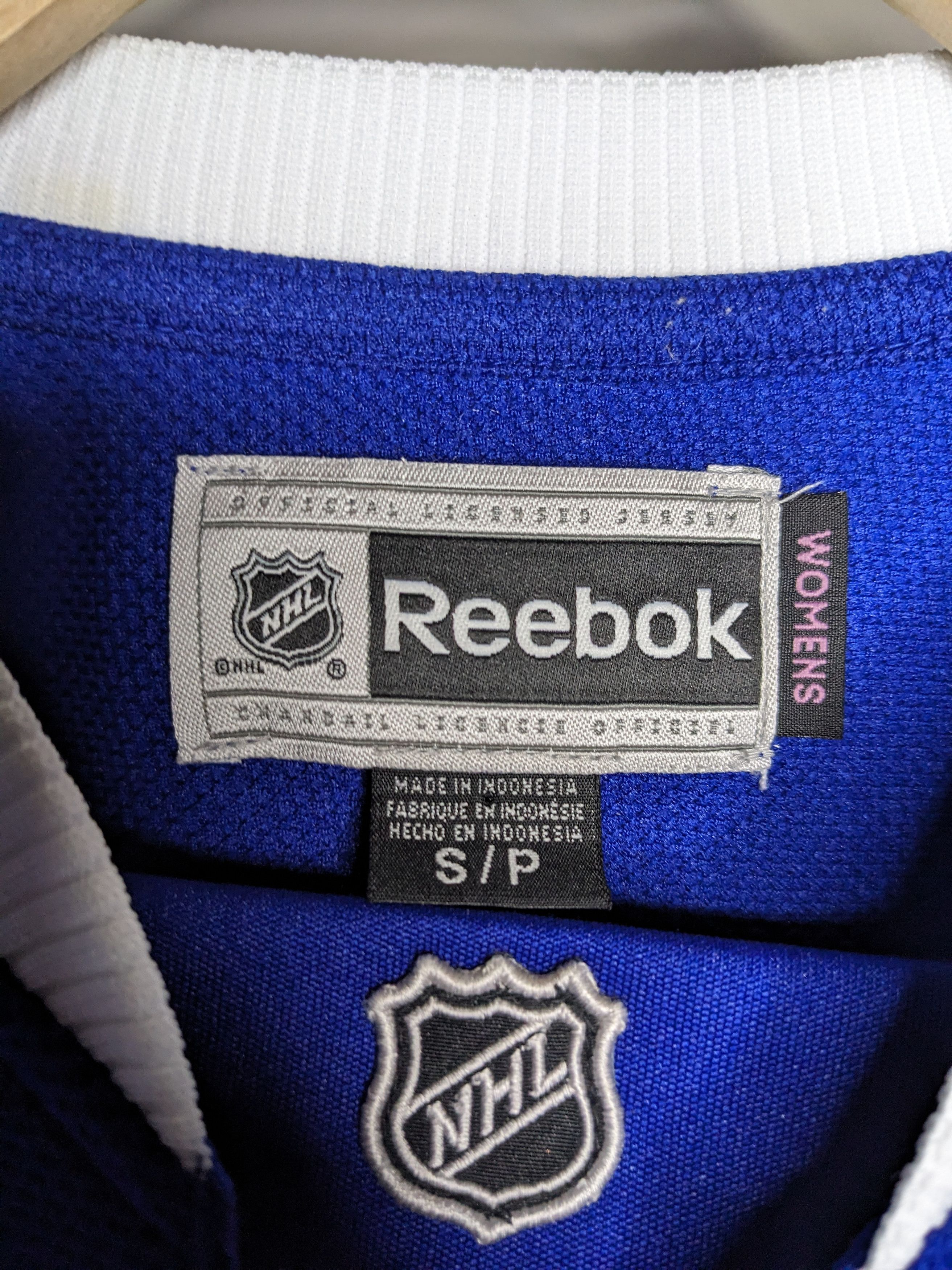 Reebok Reebok Toronto Maple Leafs Jersey WOMANS Size Small 2011 NHL Size US S / EU 44-46 / 1 - 8 Thumbnail