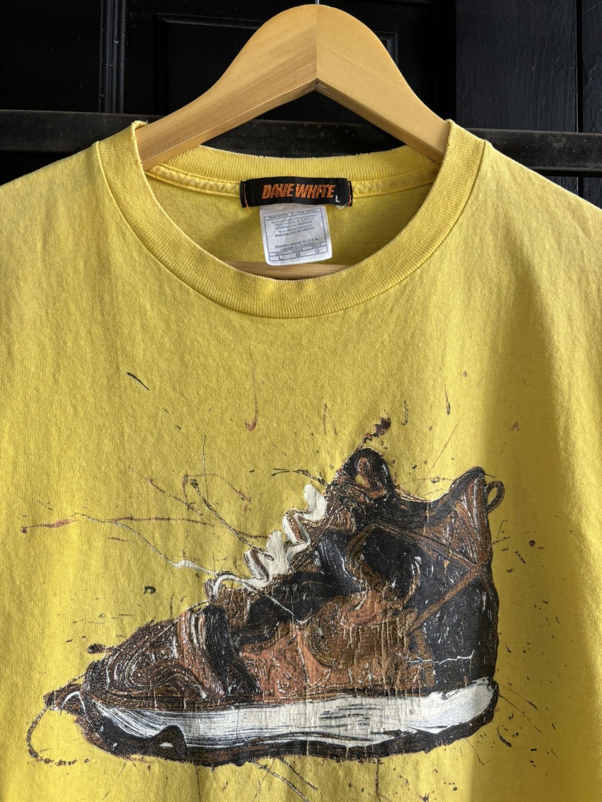 Nike Vintage Nike x Dave White Shoe Artwork Tshirt Size US L / EU 52-54 / 3 - 2 Thumbnail