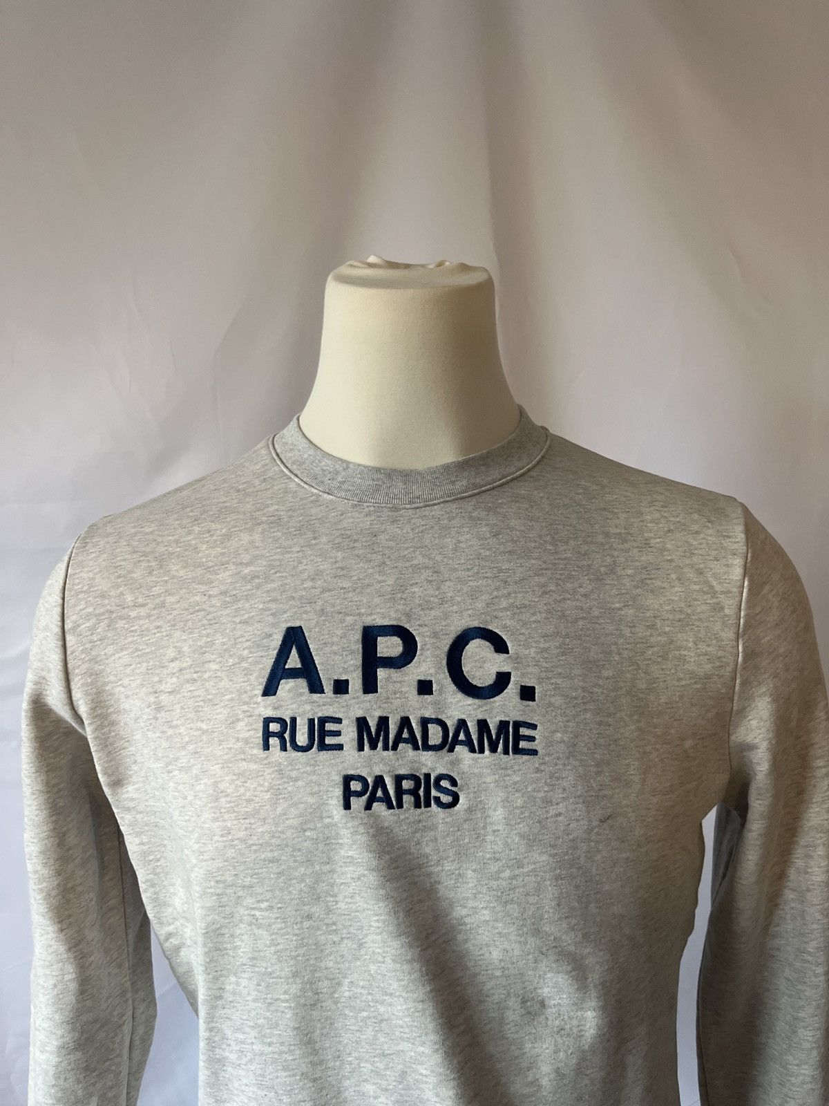 A.P.C. A.P.C. Embroidered Crewneck Sweatshirt L Streetwear France Size US L / EU 52-54 / 3 - 1 Thumbnail