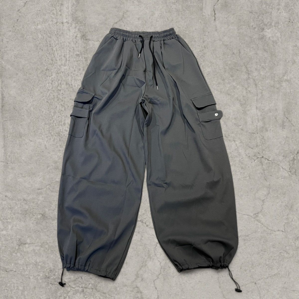 Japanese Brand Insane baggy relaxed fit cargo trousers in grey. Size S/M Size US 32 / EU 48 - 1 Thumbnail