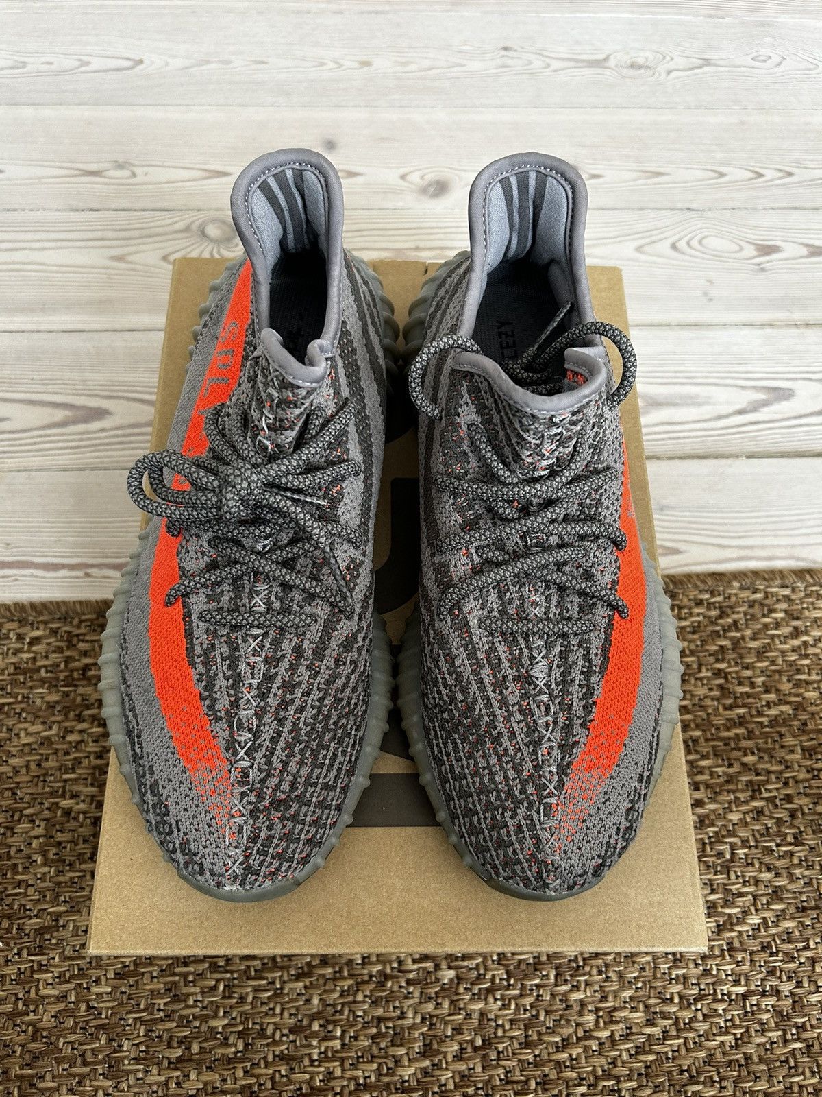 Yeezy Yeezy Boost 350 Beluga v2 Size US 9.5 / EU 42-43 - 1 Thumbnail