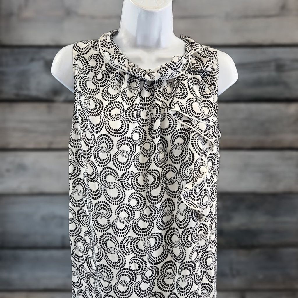 Ann Taylor Ann Taylor Top Sz Small Black White Sleeveless Ruffle Womens Size S / US 4 / IT 40 - 1 Thumbnail