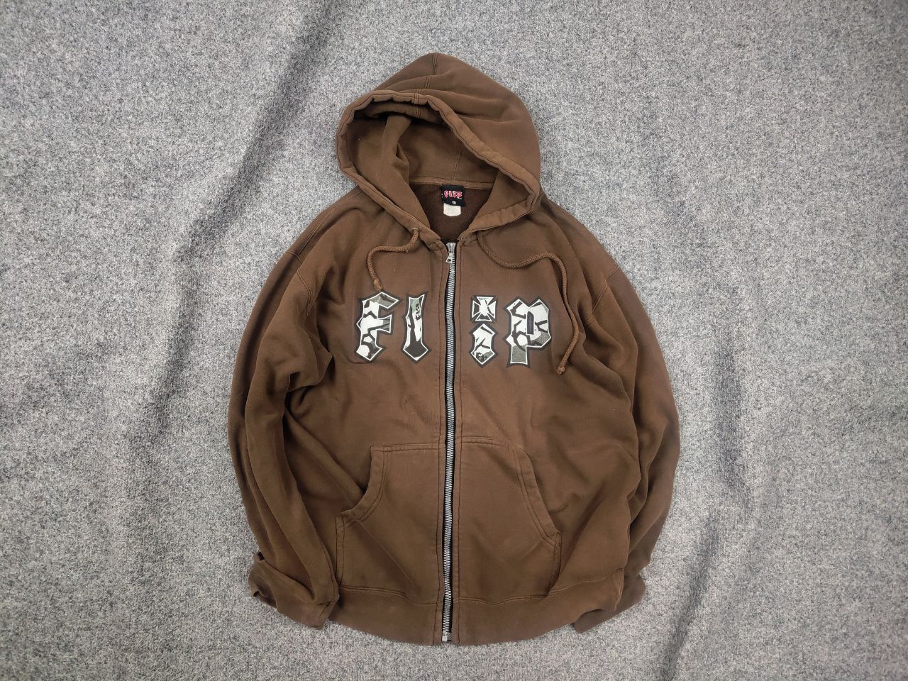 Flip Skateboards Vintage 90's Flip Skateboards Logo Faded Brown Zip Hoodie Size US M / EU 48-50 / 2 - 1 Thumbnail