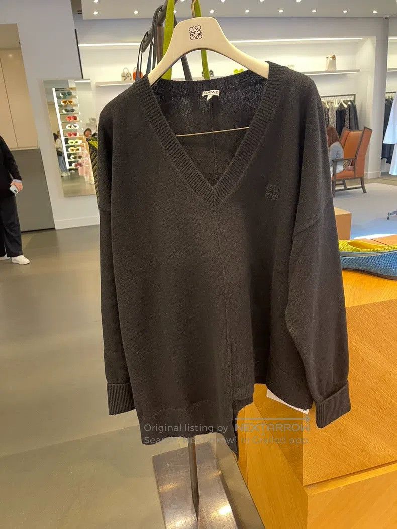 Loewe Loewe Asymmetrical V-Neck Cashmere Sweater, Loose Fit Size S / US 4 / IT 40 - 6 Thumbnail