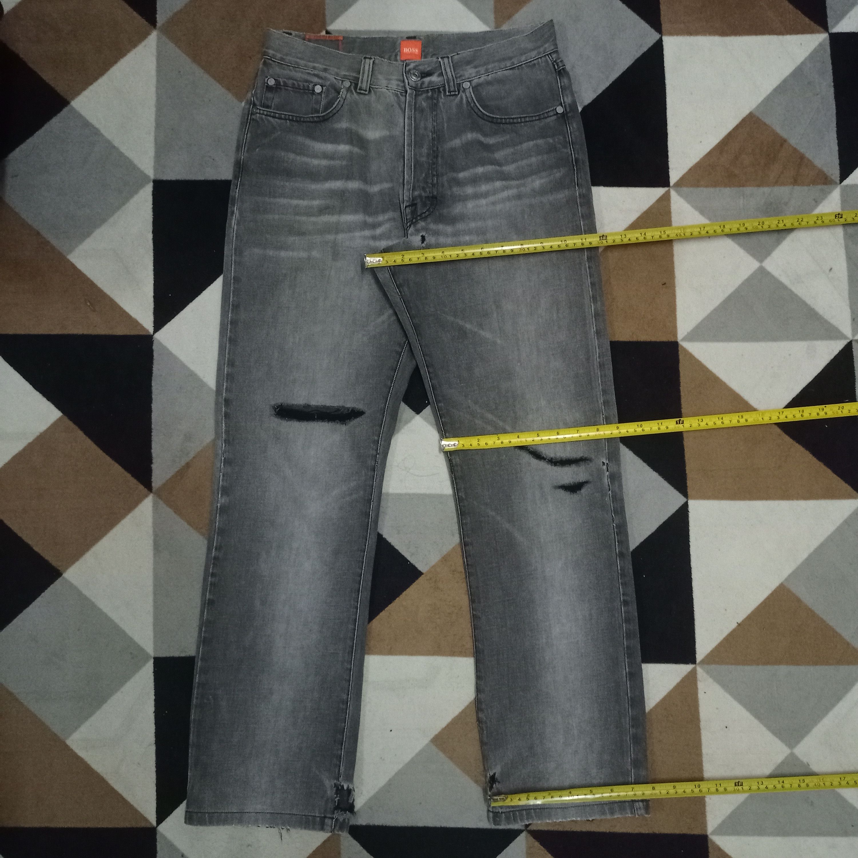 Hugo × Hugo Boss Vintage Hugo Boss Distressed Loose Jeans 30x29 Size US 30 / EU 46 - 8 Thumbnail