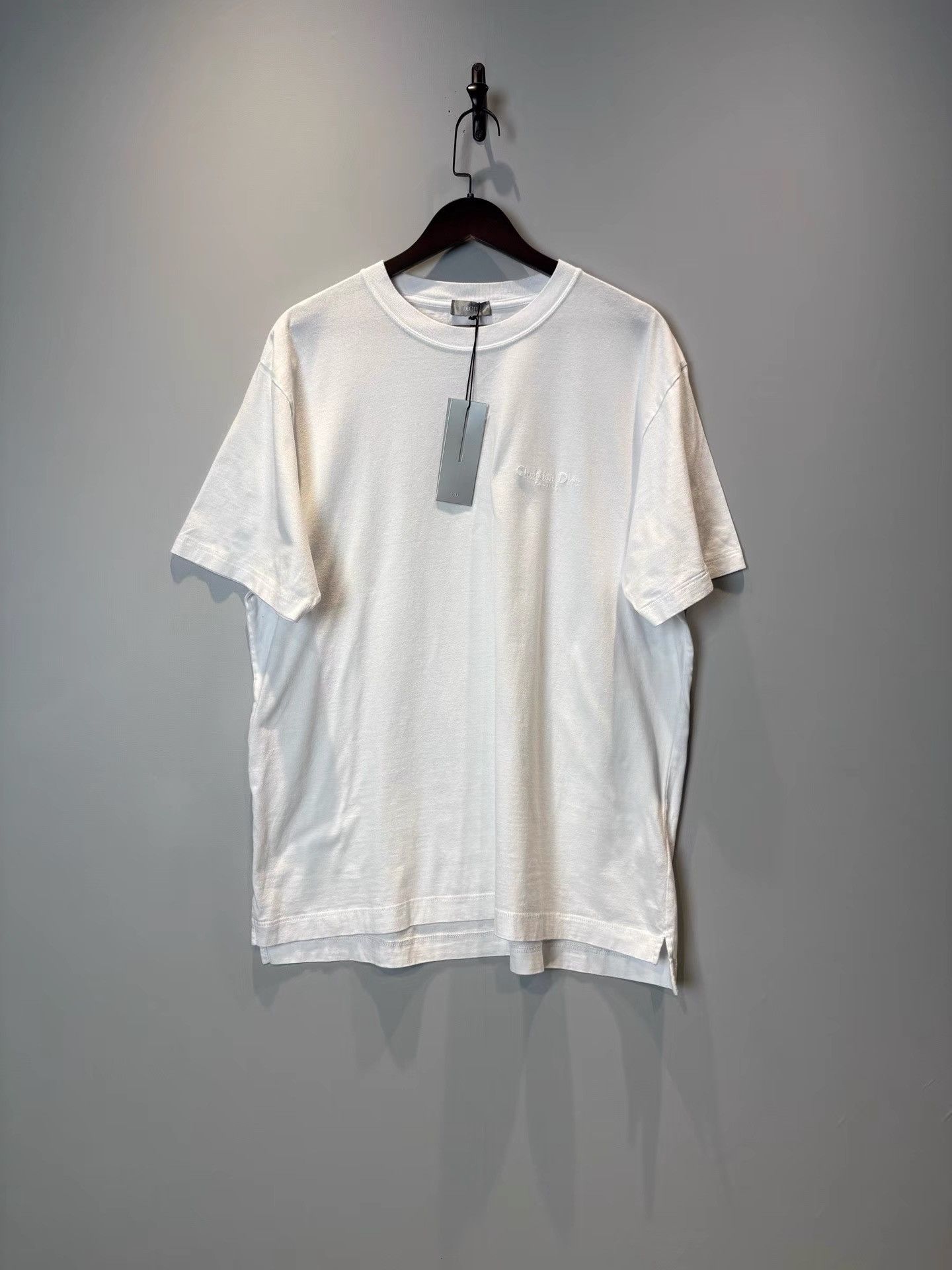 Dior Dior Solid Color Crew Neck T-shirt with Embroidered Logo K36 Size US XL / EU 56 / 4 - 1 Thumbnail