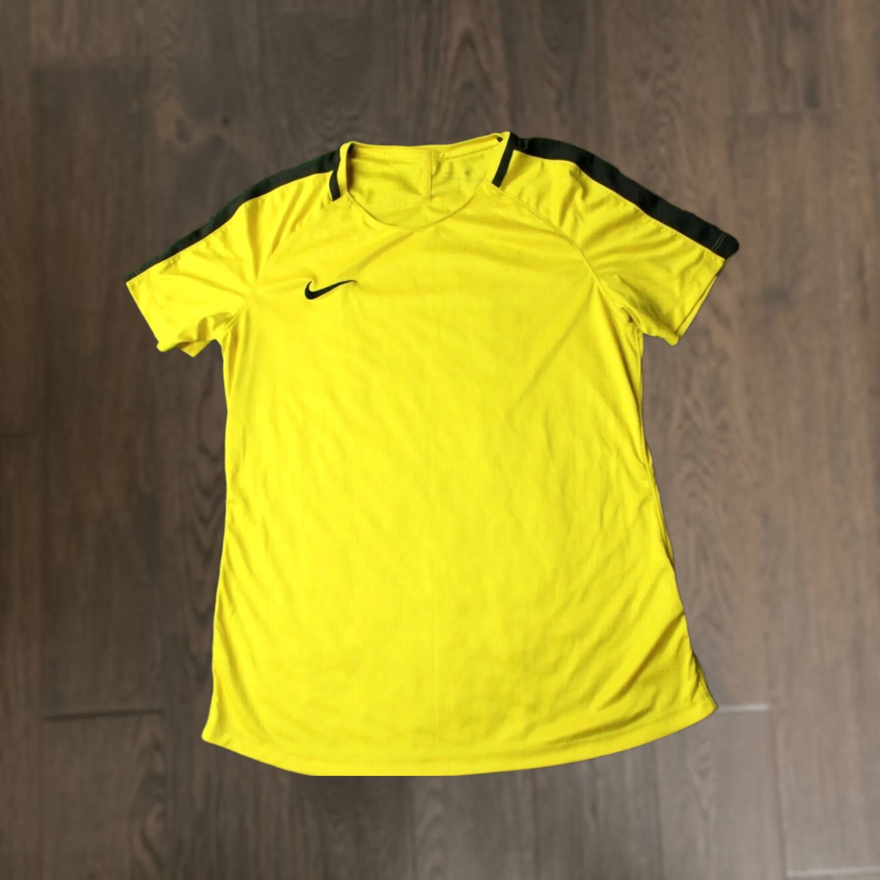 Nike Nike Dri-FIT Soccer Shirt Womens 2019 T-Shirt Yellow and Gray L Short Sleeve Casual Sports Shirt Men/Womens Size L / US 10 / IT 46 - 1 Thumbnail