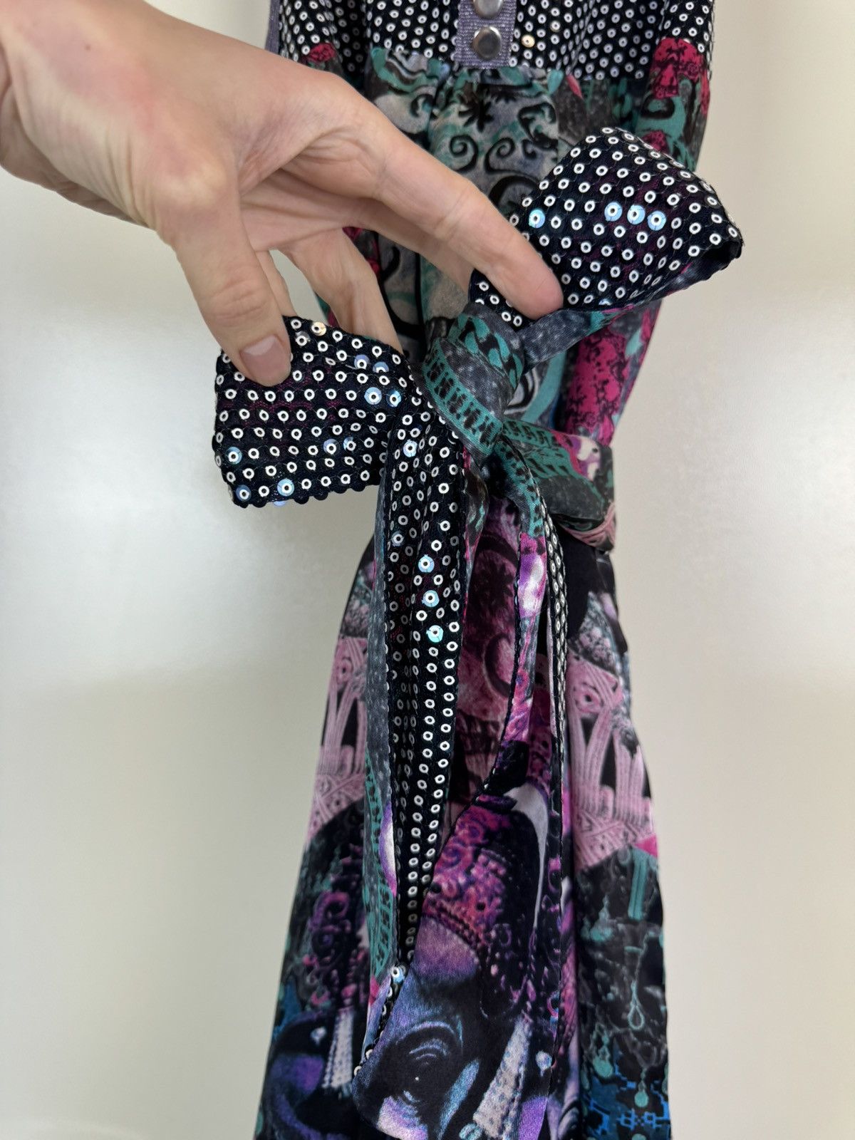 Custo Barcelona Custo Barcelona icon silk Ganesha Hindi print sequins dress Size XS / US 0-2 / IT 36-38 - 4 Thumbnail