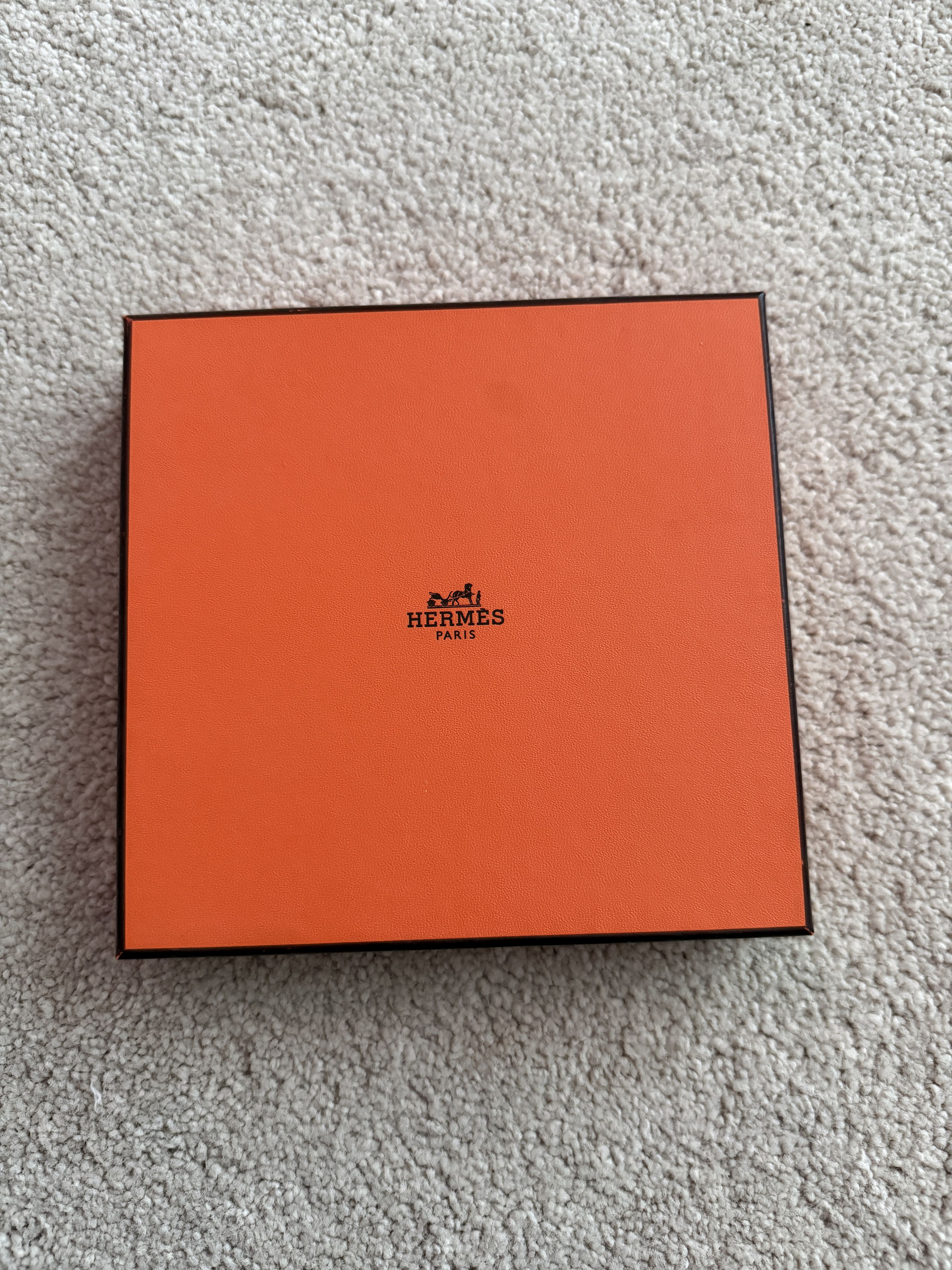 Hermes Authentic Hermes Small Gift Box - approx 7 x 6.5 inches Size ONE SIZE - 1 Thumbnail