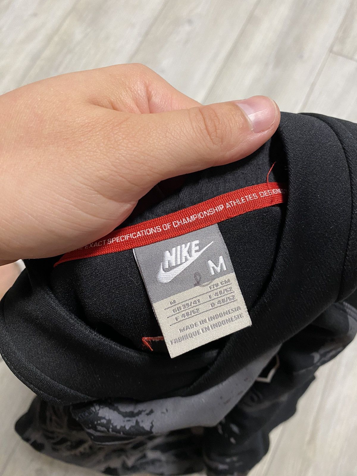 Vintage Vintage Nike Air MAX LTD Hoodie Drill Size US M / EU 48-50 / 2 - 5 Thumbnail