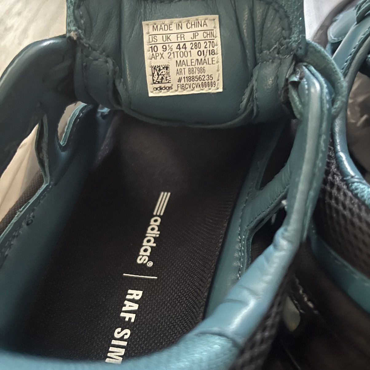Raf Simons raf simons ozweego replicant 10 us 44 eur Size US 10 / EU 43 - 5 Thumbnail