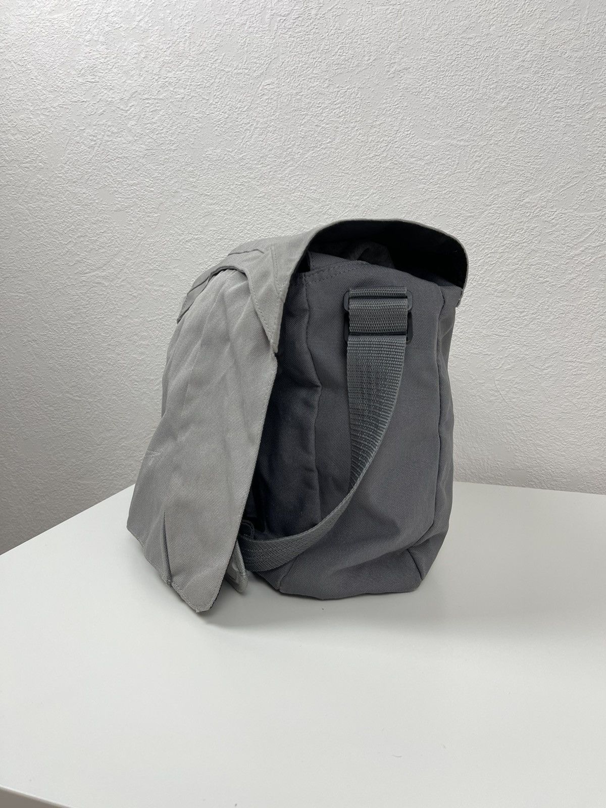 Nike × Vintage Y2k Vintage Nike Messenger Bag Drill Streetwear Size ONE SIZE - 2 Thumbnail