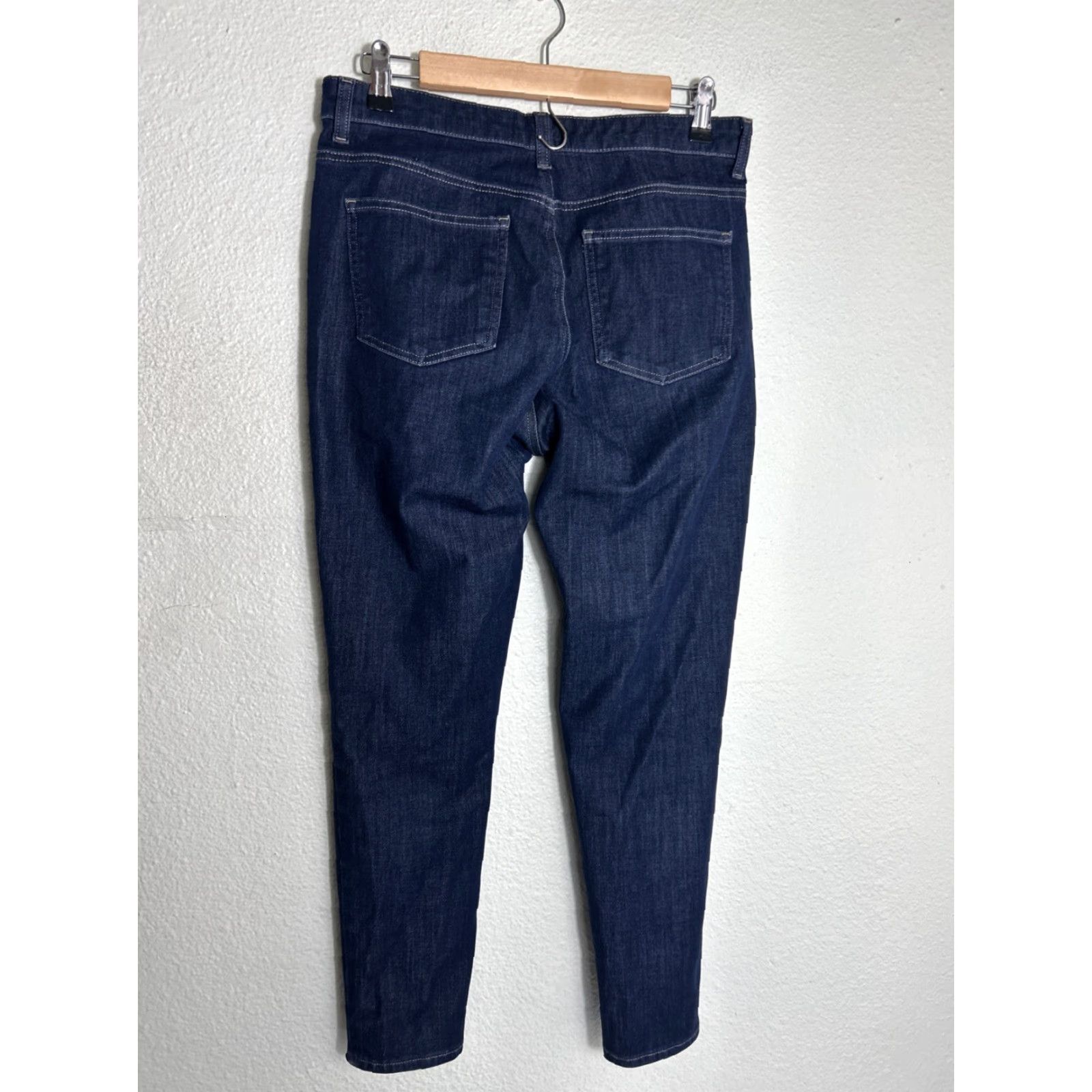 Uniqlo Uniqlo Jeans Dark Wash Slim 30x26 Jeans Men Slim Skinny Dark Blue 30 26 Mens Size US 30 / EU 46 - 7 Thumbnail