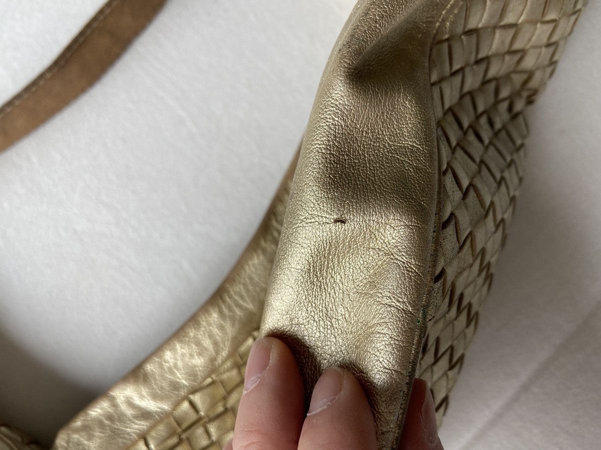 Bottega Veneta Bottega Veneta Gold Intrecciato Hobo Bag Size ONE SIZE - 16 Thumbnail
