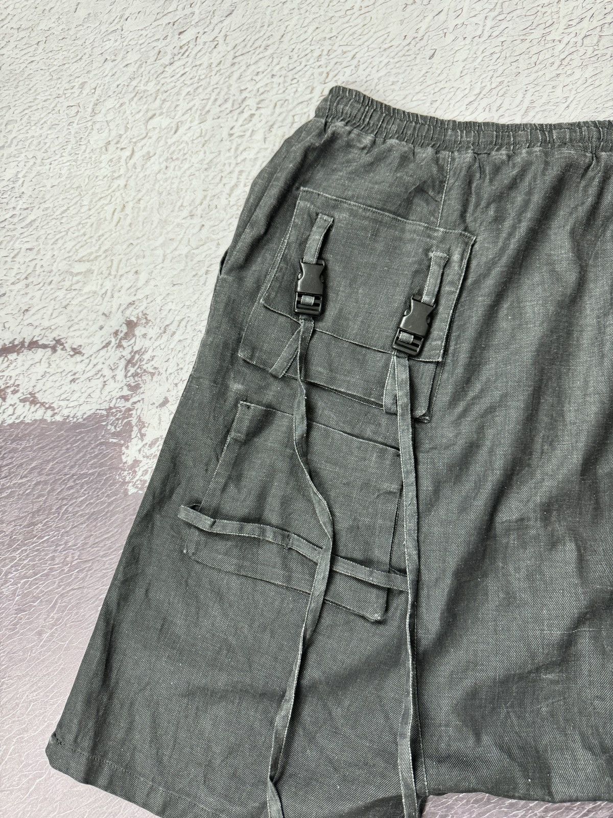 Genius Pieces Genius Avant Garde bondage multipocket Japanese linen shorts Size US 36 / EU 52 - 14 Thumbnail