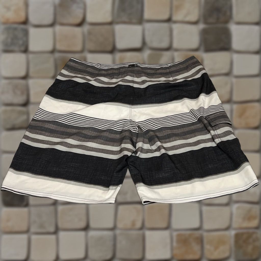 O'Neill O'Neill Board Shorts Men's Size 38 Gray White Striped Cargo Pocket Swim Unlined Polyester Blend Microfiber 90s Lifeguard Beach Athletic Size US 38 / EU 54 - 1 Thumbnail