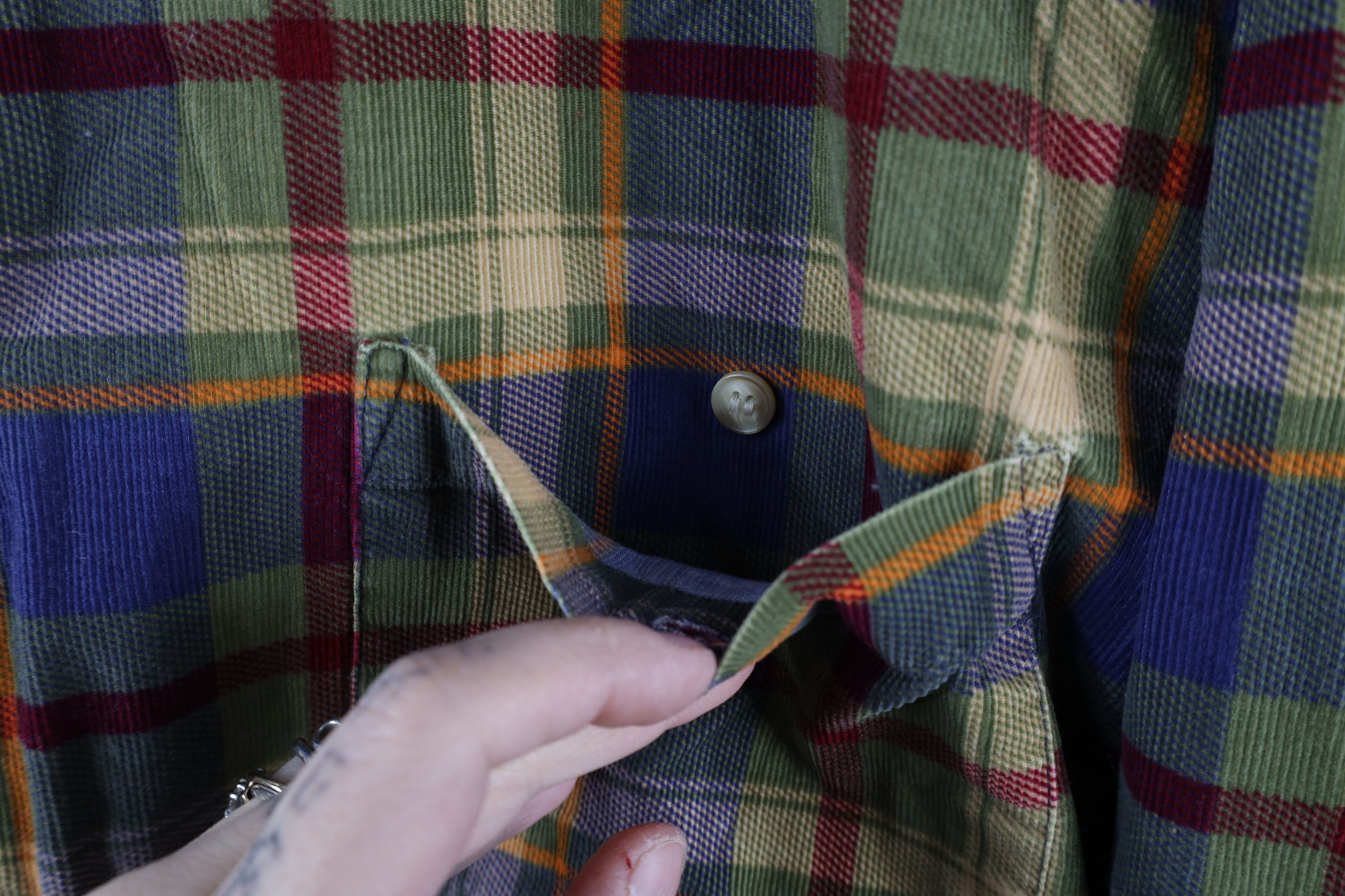 Vintage Vintage 90s Streetwear Plaid Corduroy Button Down Shirt Size US L / EU 52-54 / 3 - 5 Thumbnail