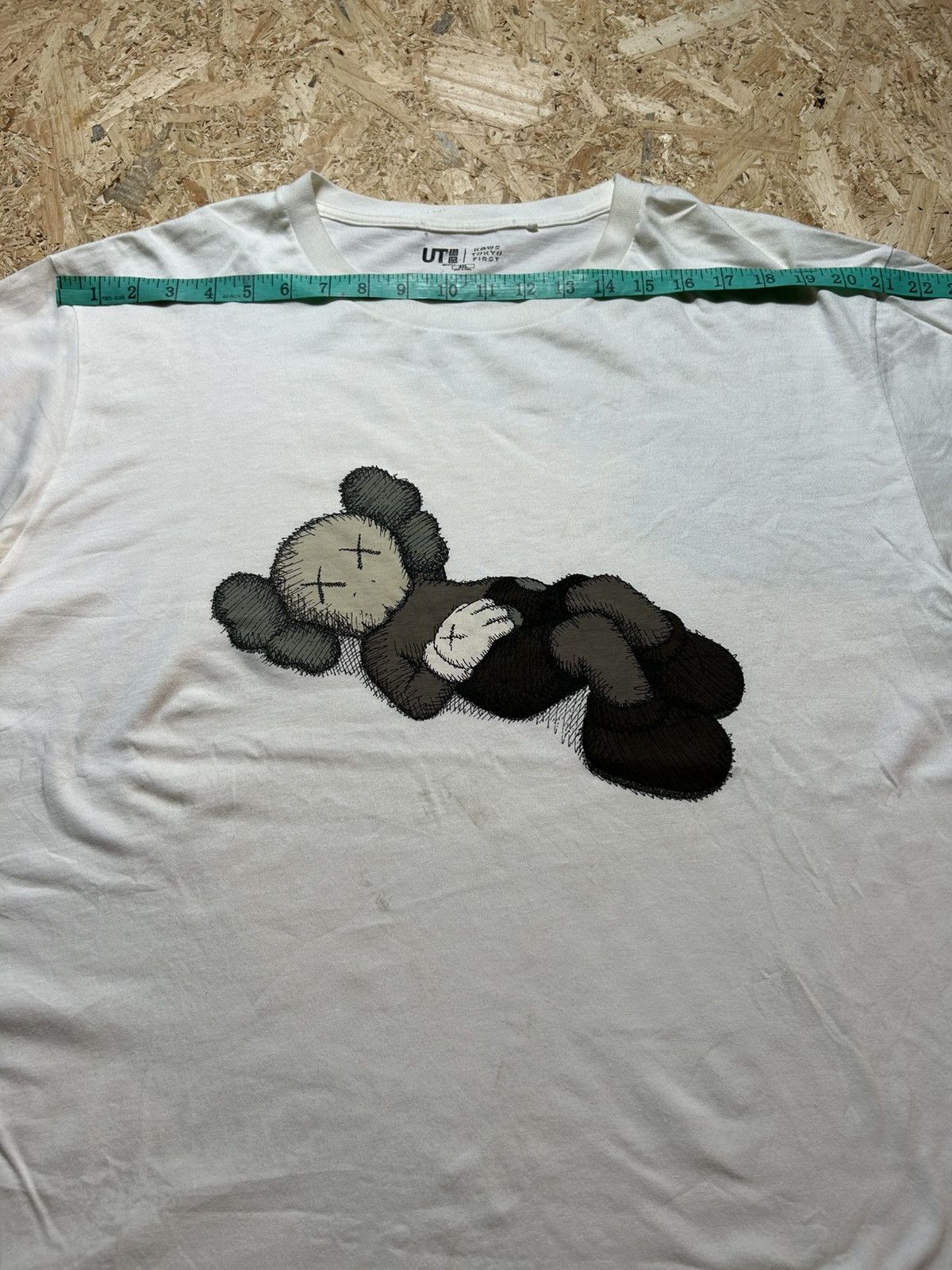 Kaws × Uniqlo Uniqlo Kaws Tokyo First Tee Size US XXL / EU 58 / 5 - 9 Thumbnail