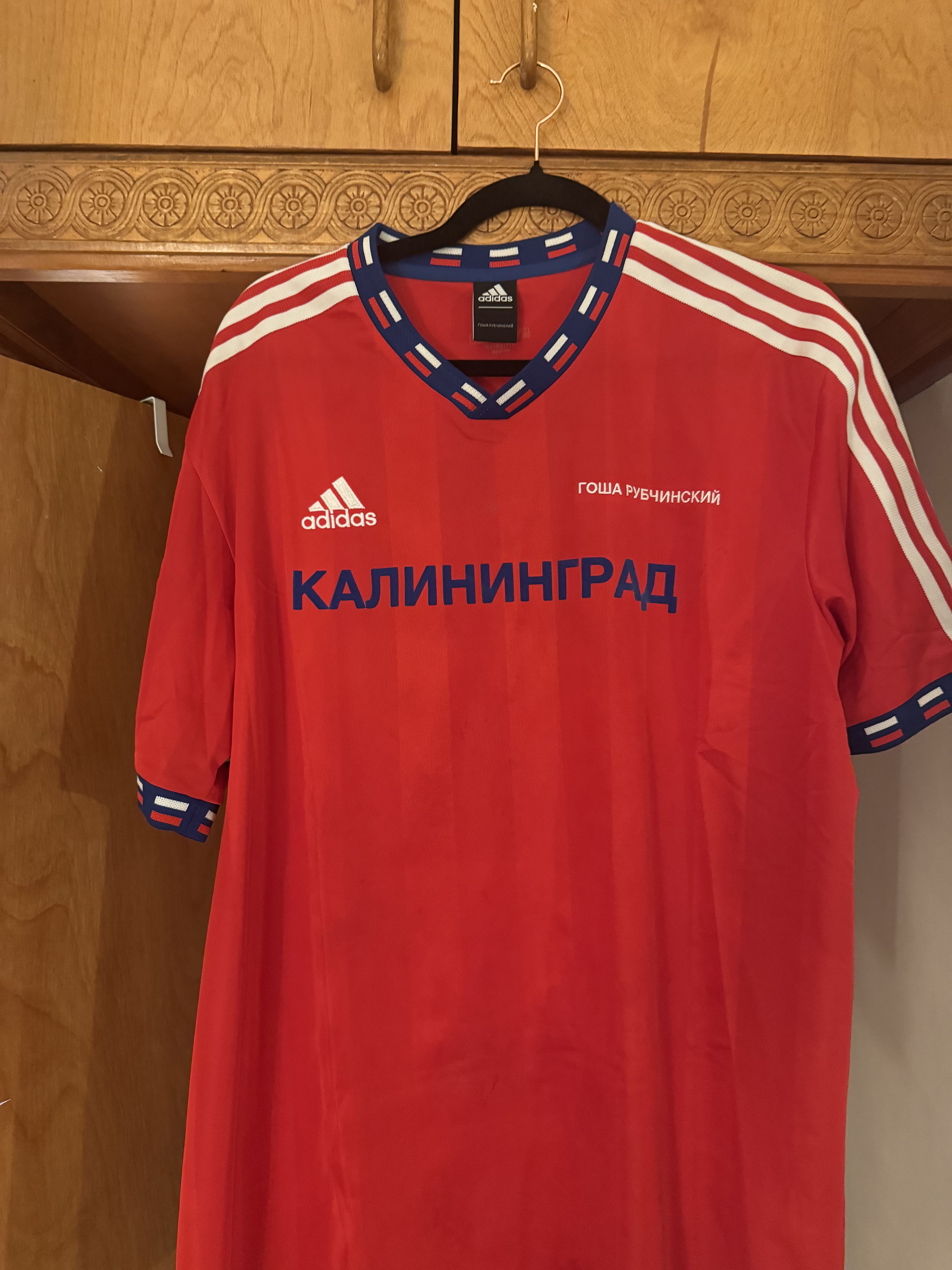 Gosha Rubchinskiy｜adidas ゲームシャツ レッド　Mサイズ 中古・古着通販】Gosha Rubchinskiy (ゴーシャラブチンスキー