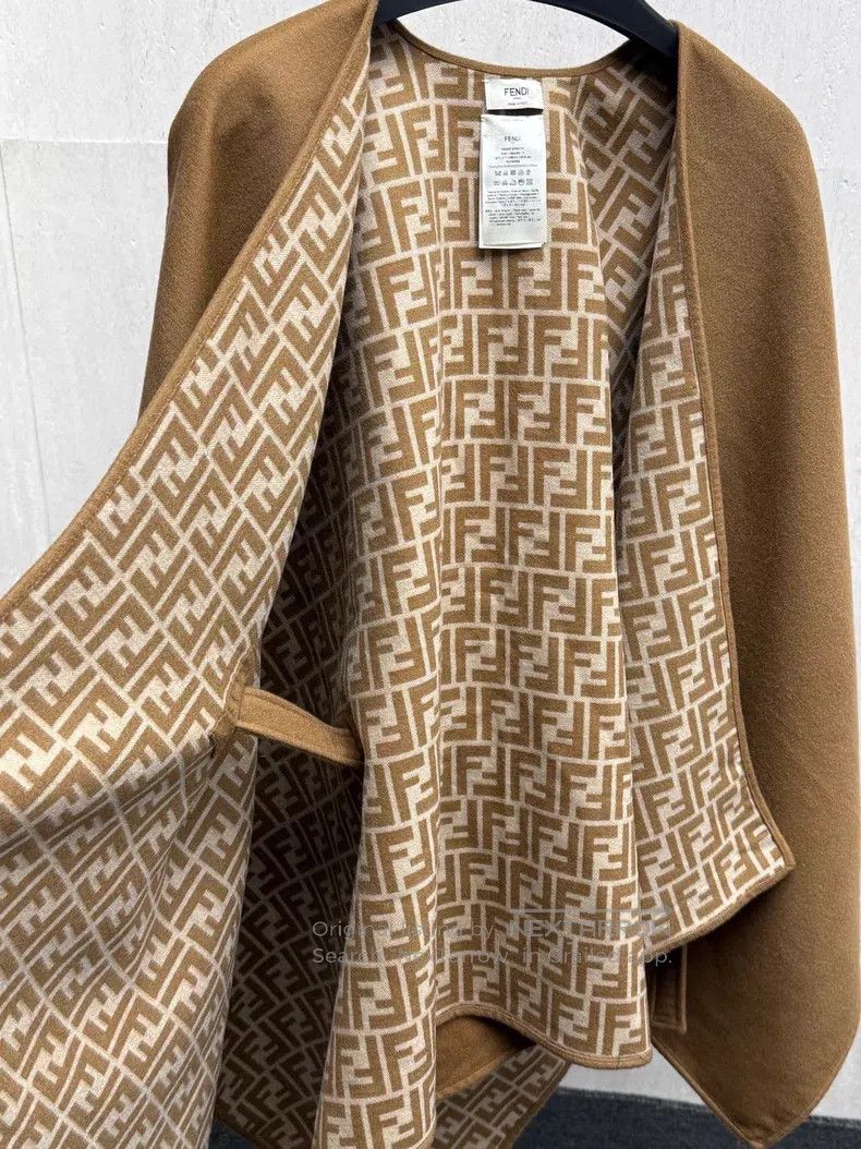 Fendi Fendi Detachable belt poncho shawl Size ONE SIZE - 4 Thumbnail