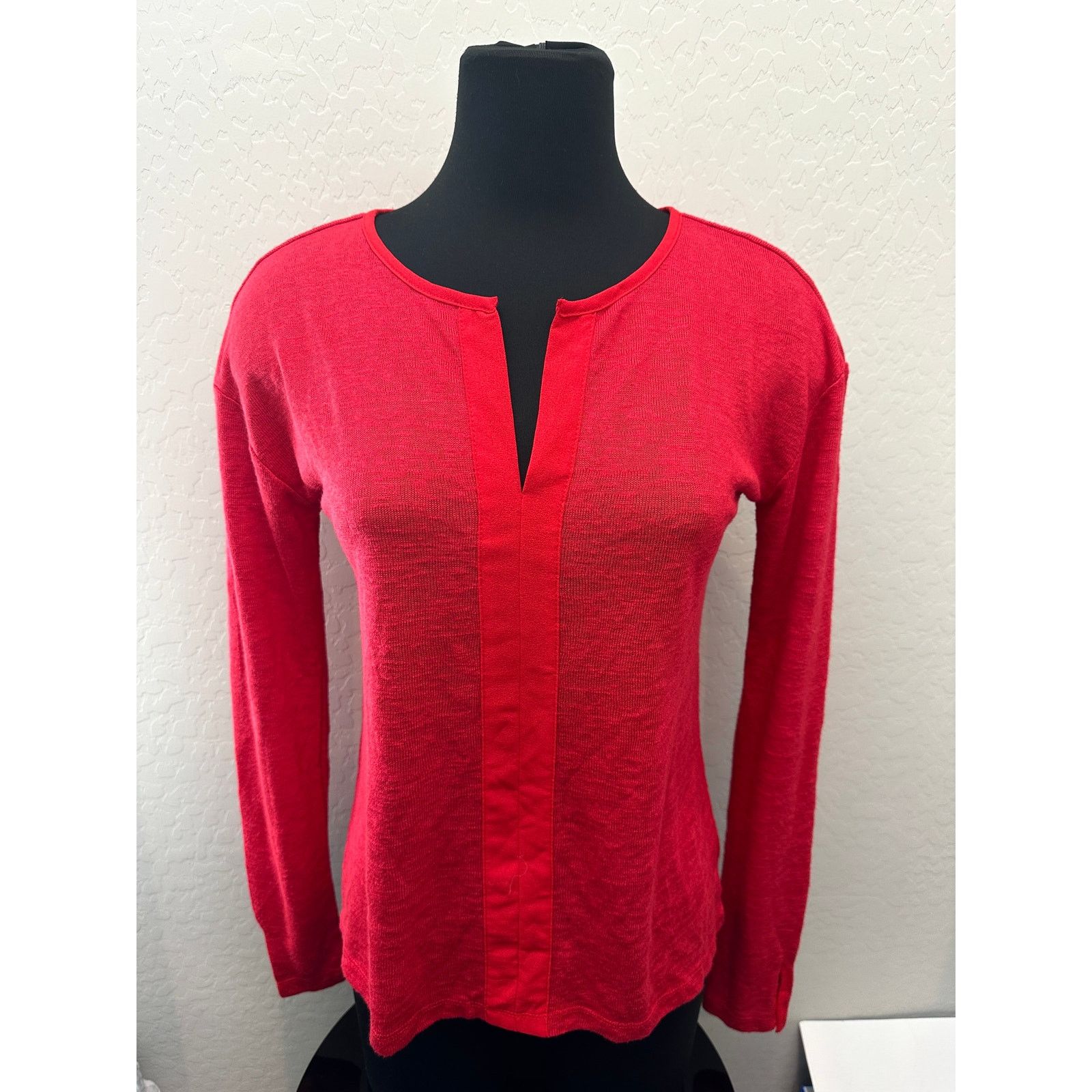 Sanctuary SANCTUARY | Hanna Red Lightweight Split Neck Long Sleeve Top Size XS / US 0-2 / IT 36-38 - 2 Thumbnail