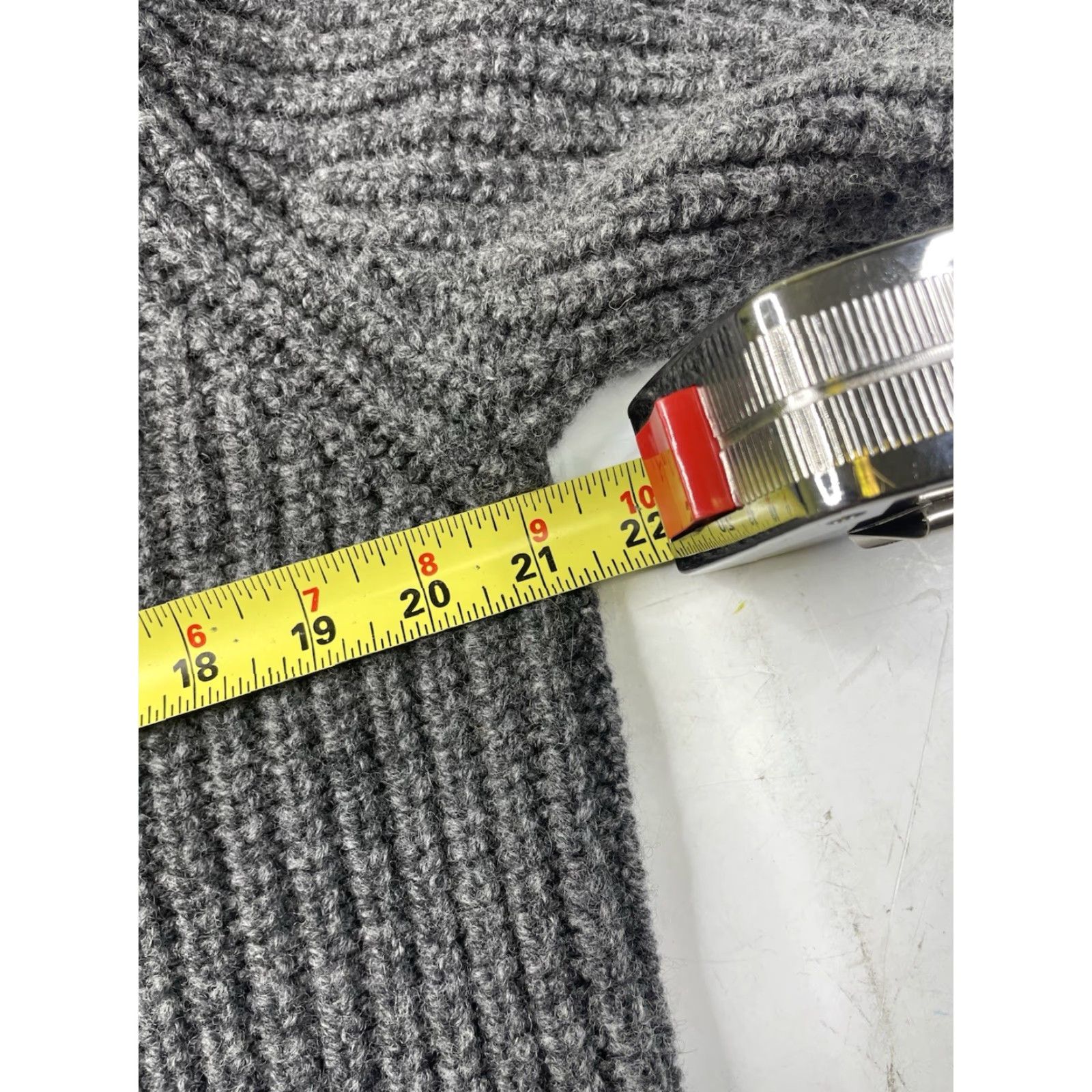 Vintage L.L. Bean Sweater Cardigan Mens Medium Gray Button Front Pocket Knit 100% Lambs Wool Regular Knit Style Outdoor Size US M / EU 48-50 / 2 - 6 Thumbnail