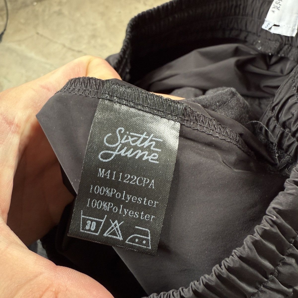 20471120 × Sixth June Paris Sixth June Paris Nylon Avant Garde Shorts Size US 30 / EU 46 - 7 Thumbnail