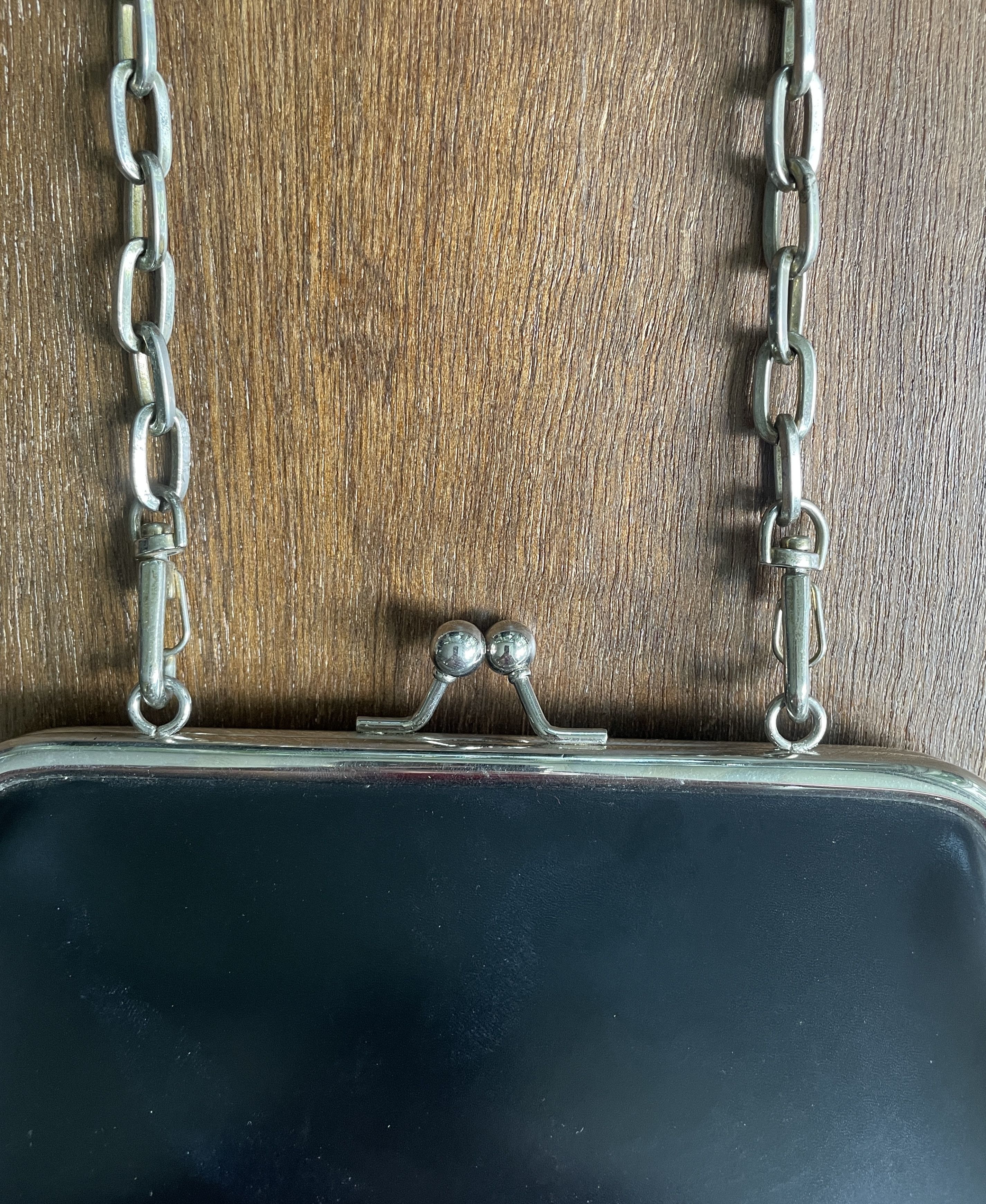 Comme des Garcons COMME des GARCONS Patent Leather Kiss Lock Chain Strapped Size ONE SIZE - 2 Thumbnail