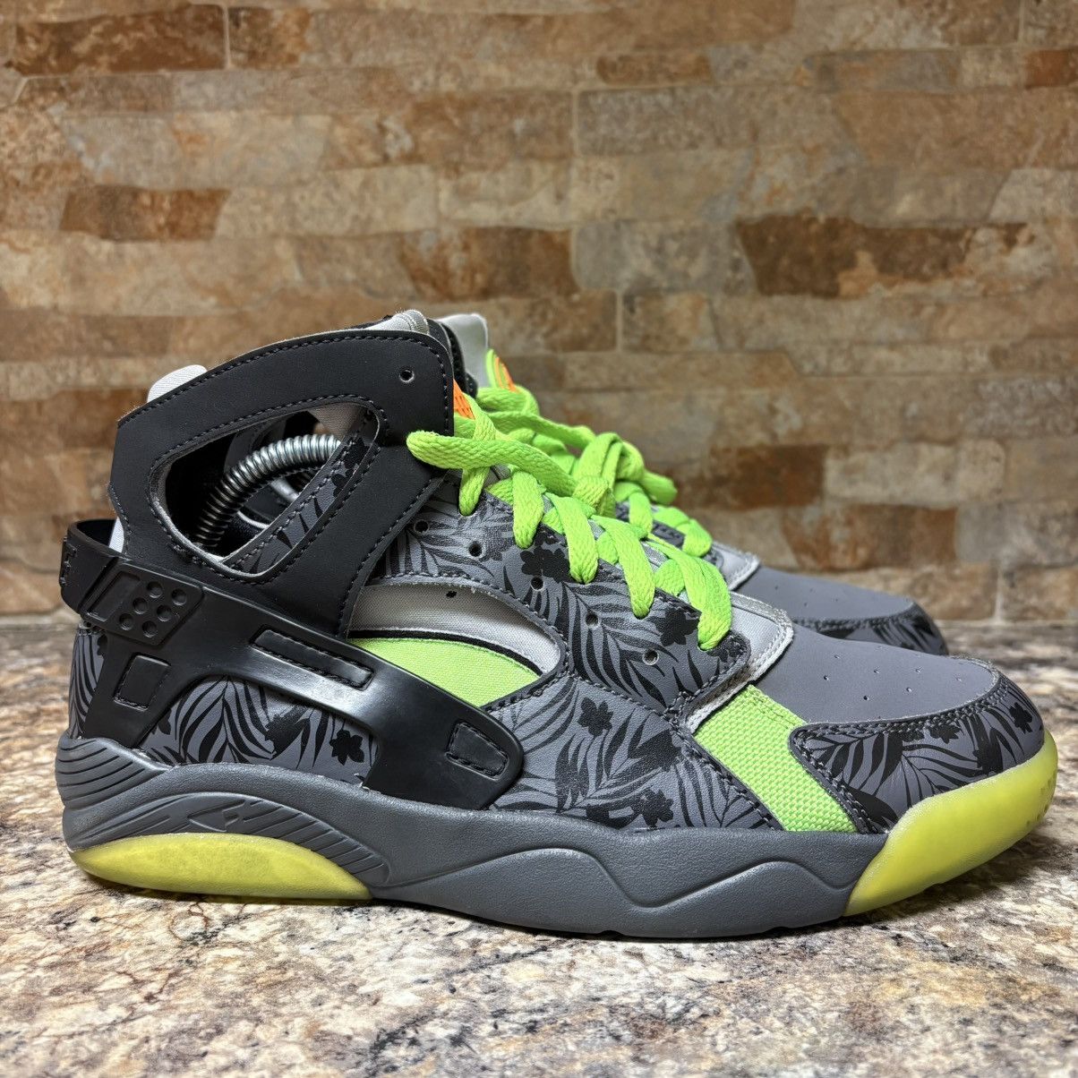 Nike Nike Air Flight Huarache Tropical Print Size 7 Size US 7 / EU 40 - 2 Thumbnail
