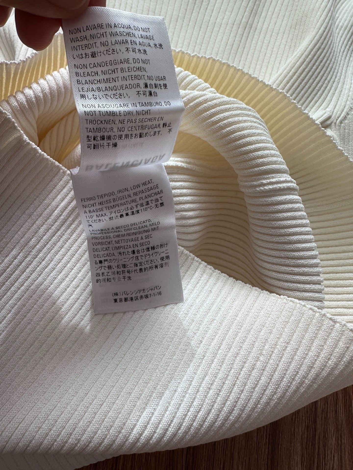 Balenciaga Balenciaga White Undershirt 2501-Nextarrow Size US S / EU 44-46 / 1 - 4 Thumbnail