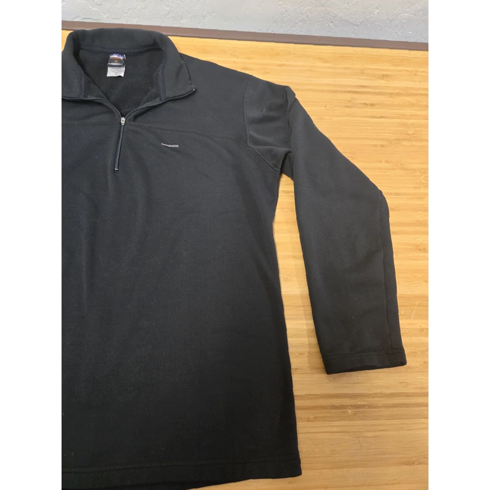 Patagonia Patagonia Capilene Sweater Mens XL Black Quarter Zip Fleece Pullover Outdoor Comfort Moisture Wicking Long Sleeve Mock Neck Zip Closure 1/4 Zip Size US XL / EU 56 / 4 - 2 Thumbnail