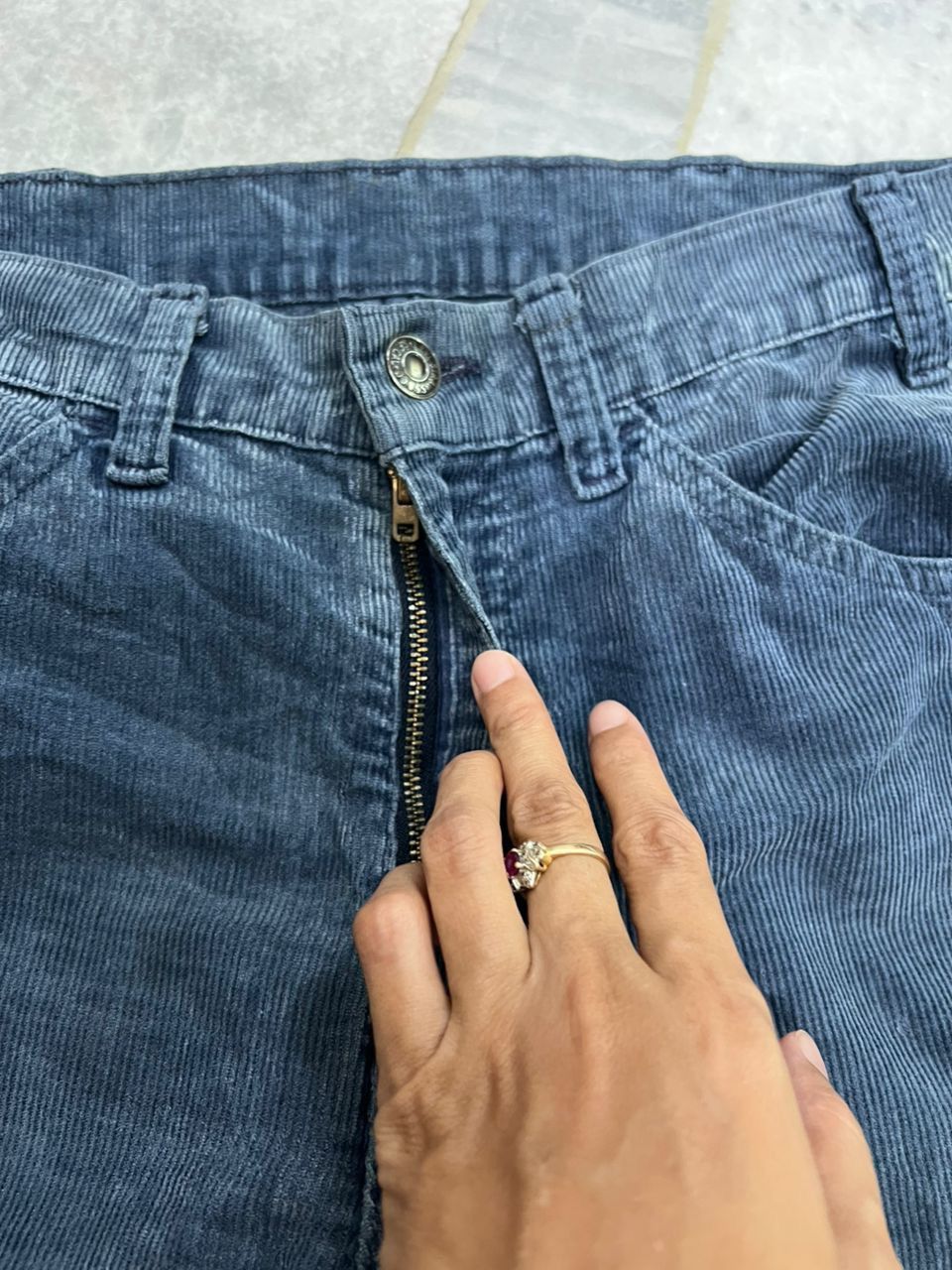 Levi's Vintage Levis 519 Corduroy Pants Size US 30 / EU 46 - 4 Thumbnail