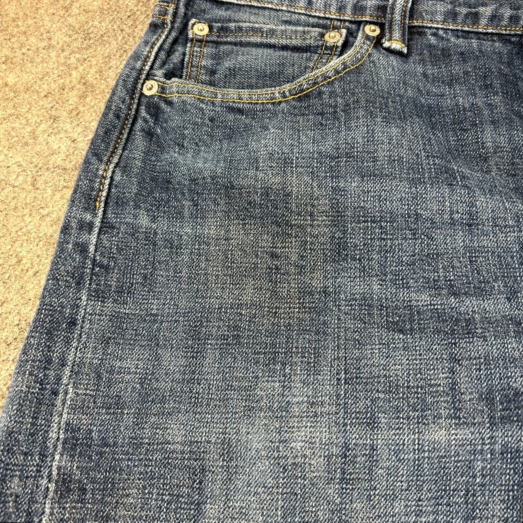 Levi's Levi's 501 Jeans Mens 36x30 Blue Regular Fit Straight Denim Cotton 5-Pocket Jeans Vintage? No. Size US 36 / EU 52 - 3 Thumbnail