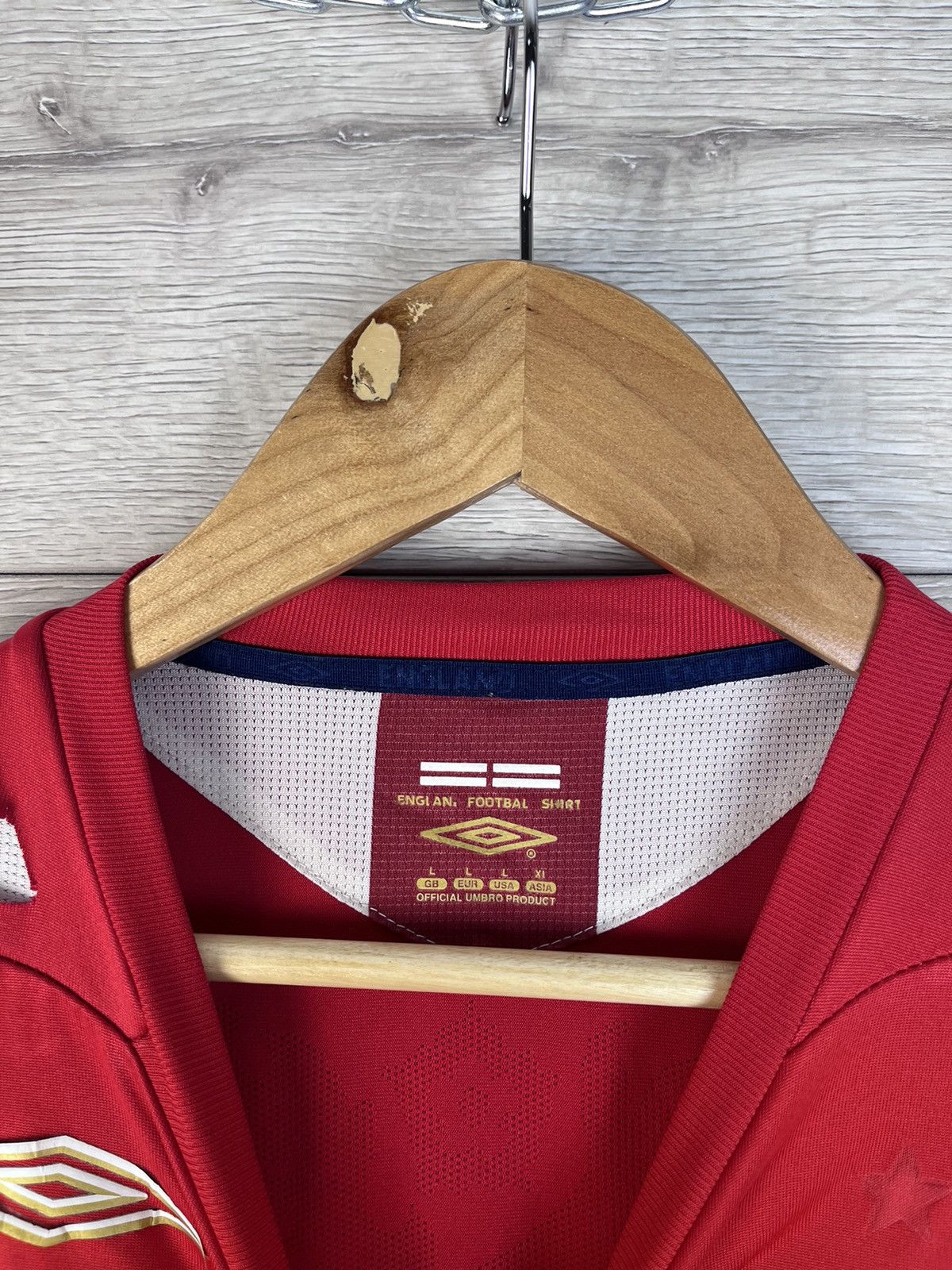 Umbro Vintage mens soccer jerseys Umbro England Size US XL / EU 56 / 4 - 5 Thumbnail