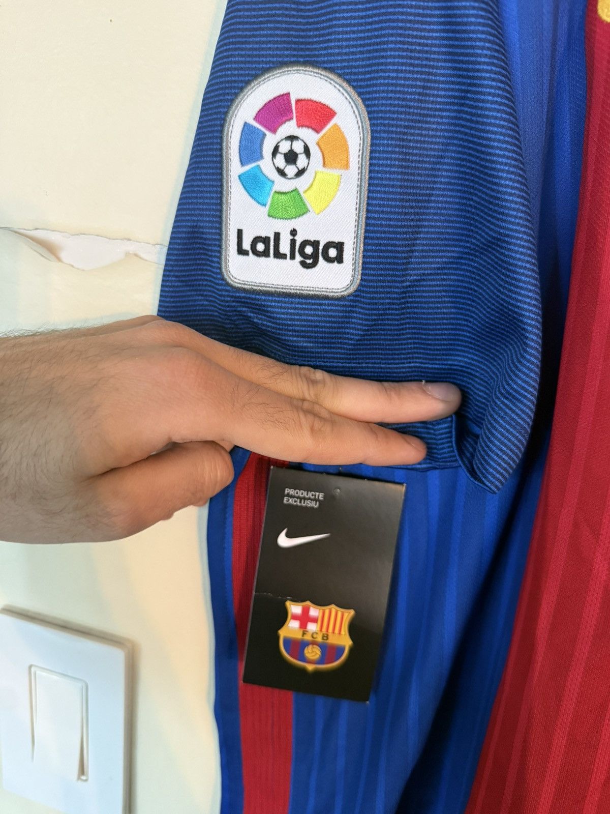 Nike Lionel Messi FC Barcelona 2016/17 Home Jersey BNWT Size US L / EU 52-54 / 3 - 6 Thumbnail
