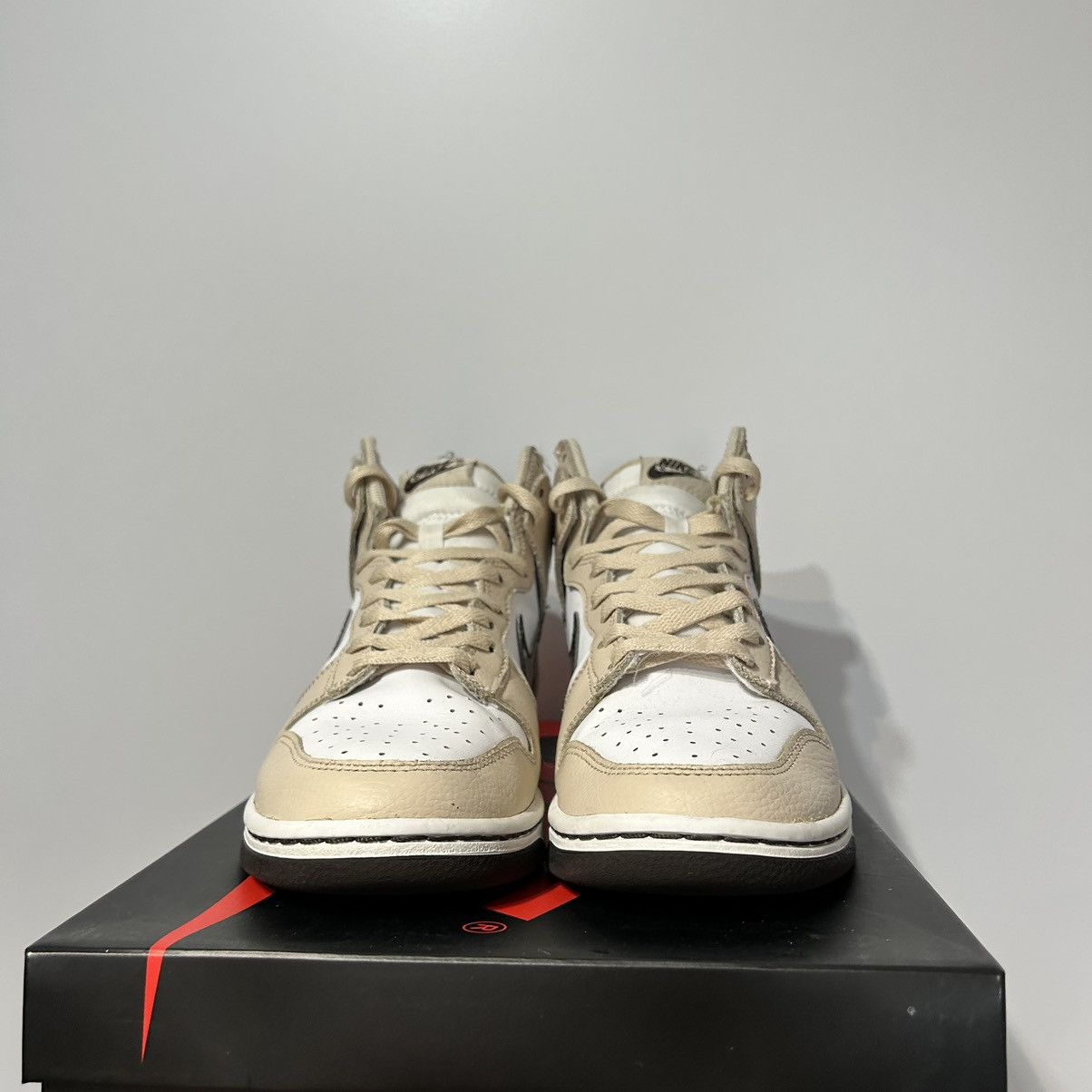 Nike Nike Dunk high Sand Drift Tan mini logo swoosh Size US 9.5 / EU 42-43 - 5 Thumbnail