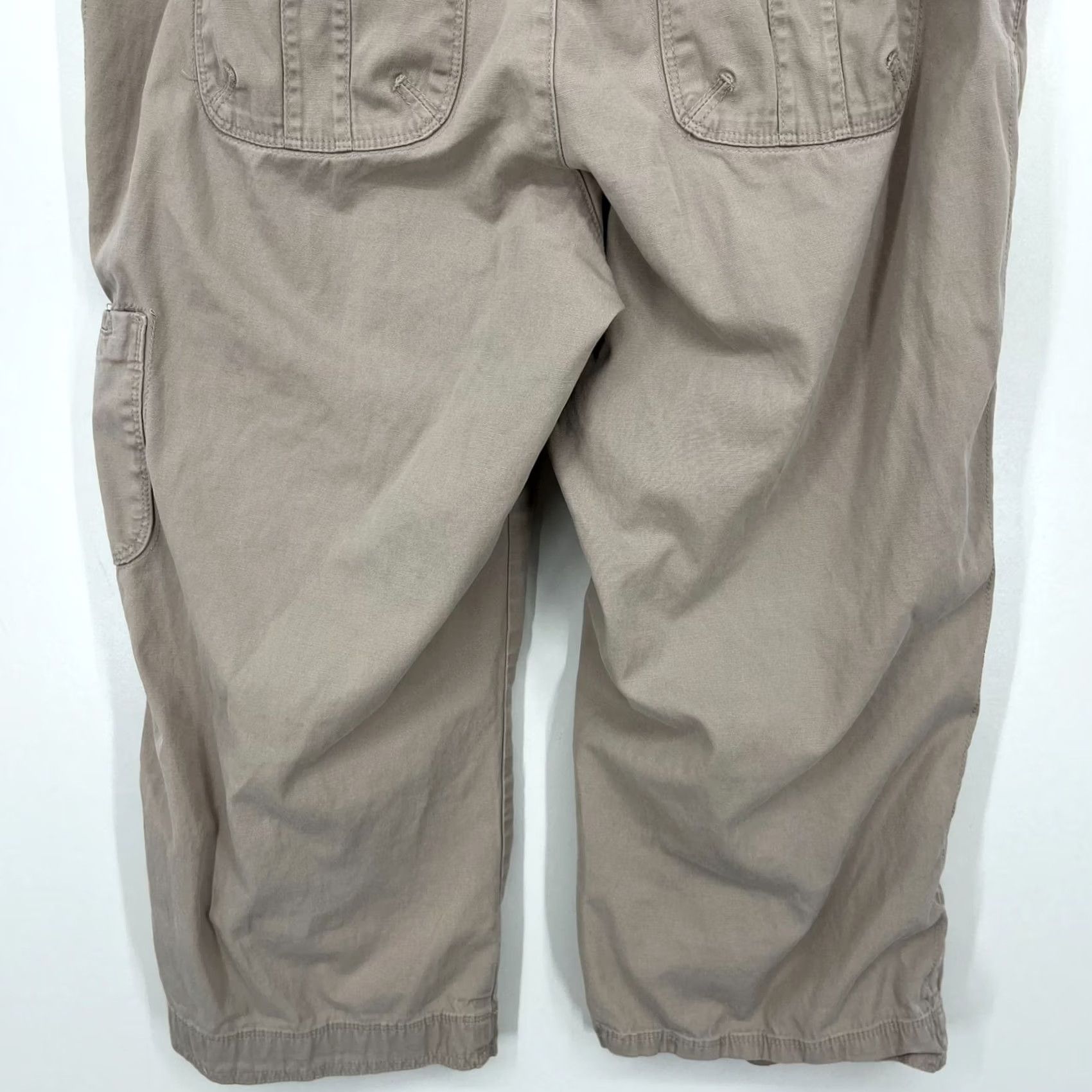 Lee Lee Capri Pants Women's Regular Beige Pockets Capri 20.5in Inseam Mid Rise 9.5in Straight 31 Waist Cotton Blend Beach Casual 2000s Size 32" / US 10 / IT 46 - 7 Thumbnail