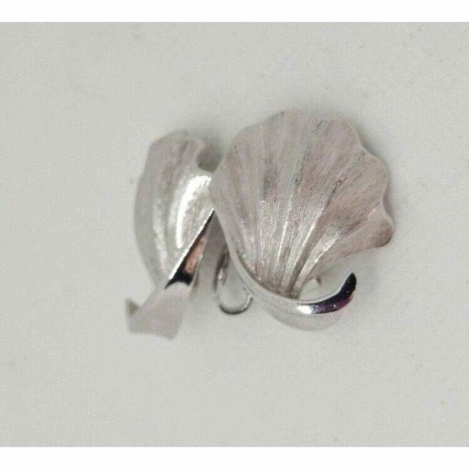 Other Trifari Earrings Clip On Shells 1950s-1960s Costume Retro J Size ONE SIZE - 3 Thumbnail