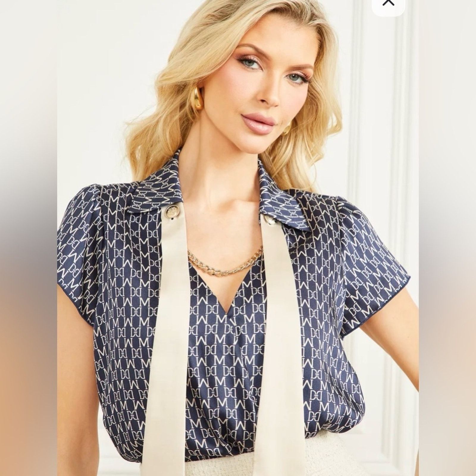 Other New Marciano Chic Navy Patterned Blouse with Tie & Chain XS Size S / US 4 / IT 40 - 7 Thumbnail