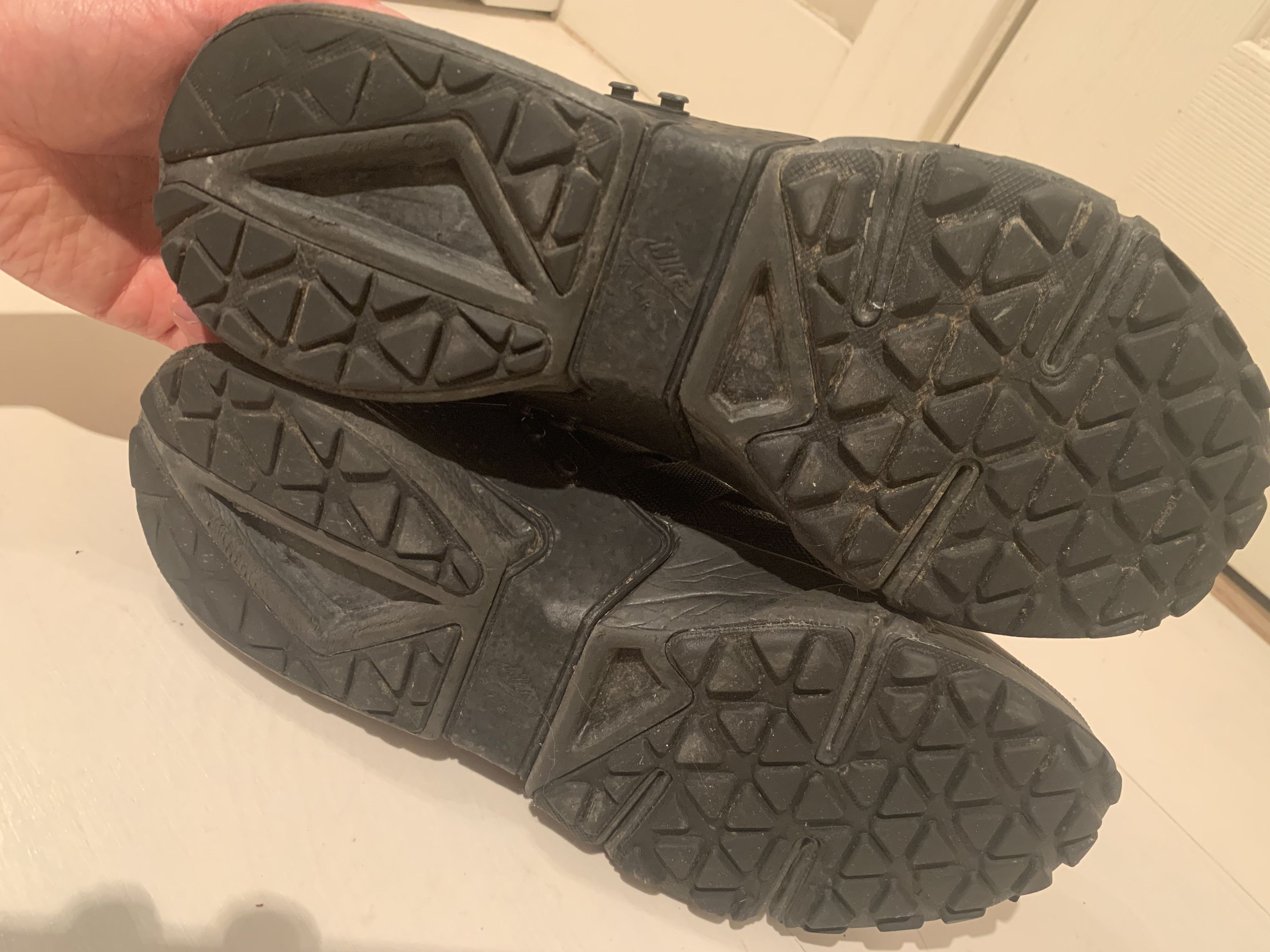 Nike Nike Air Huarache Gripp Black Size US 9 / EU 42 - 8 Thumbnail