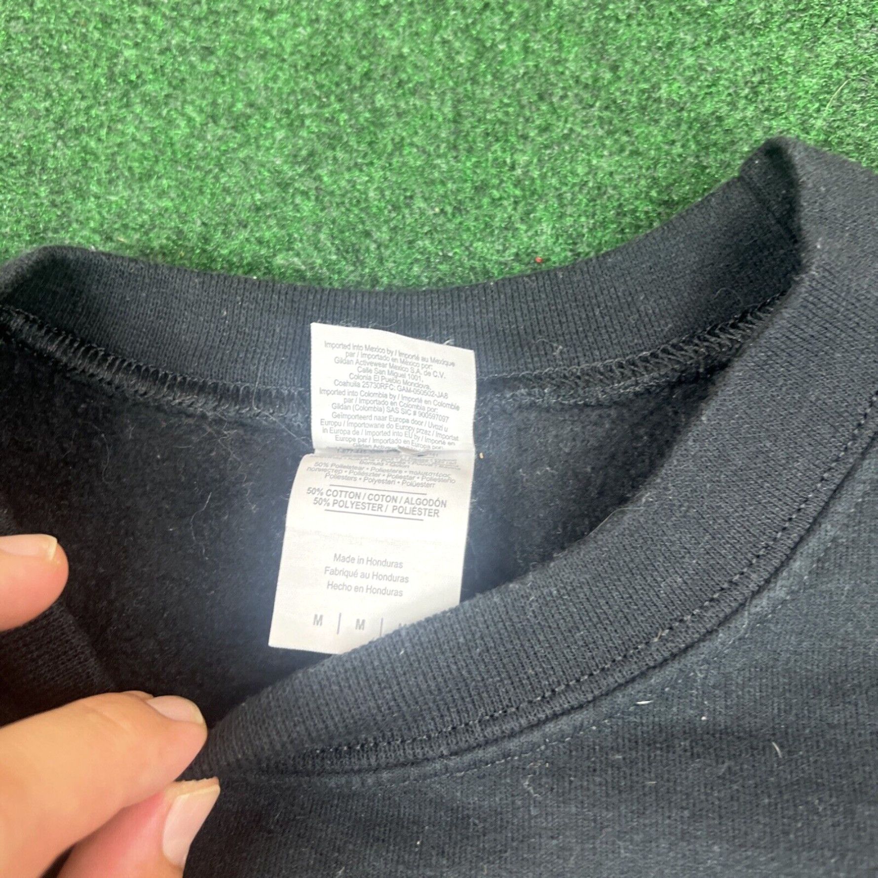 Gildan University of Purdue Sweater Black Size Medium Gildan Size US M / EU 48-50 / 2 - 4 Thumbnail