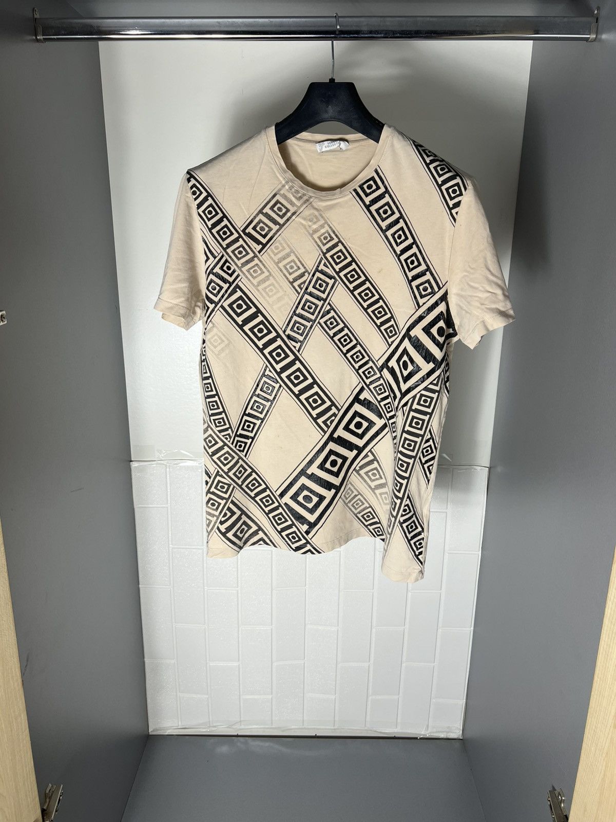 Versace × Vintage VERY RARE GIANNI VERSACE COLLECTION ITALIAN DESIGNER T-SHIRT Size US M / EU 48-50 / 2 - 2 Thumbnail