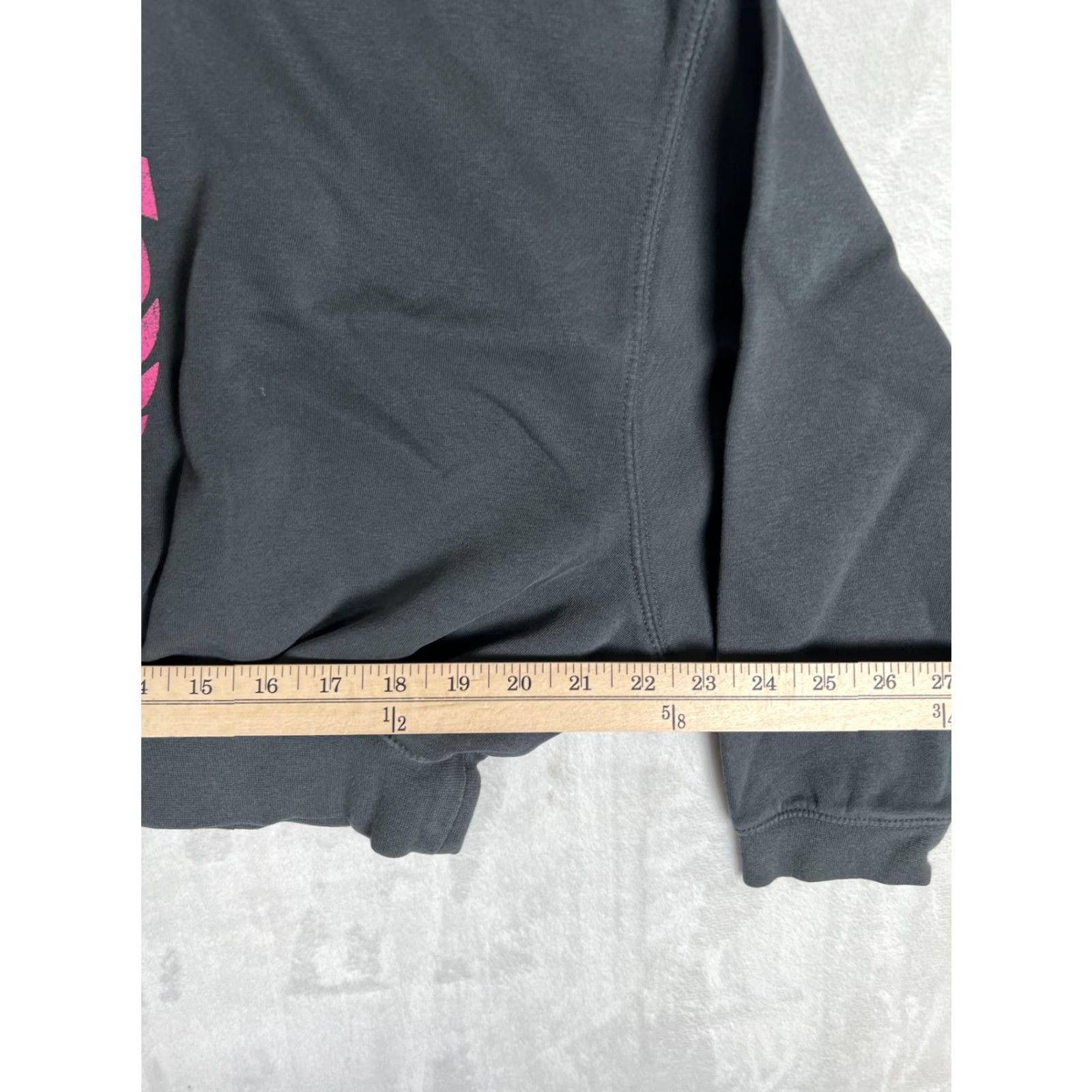 Nike **Nike Women's 1972 Crest Gray Pullover Sweatshirt** User: **Nike Women's Gray 1972 Crest Pullover Sweatshirt** Size L / US 10 / IT 46 - 5 Thumbnail
