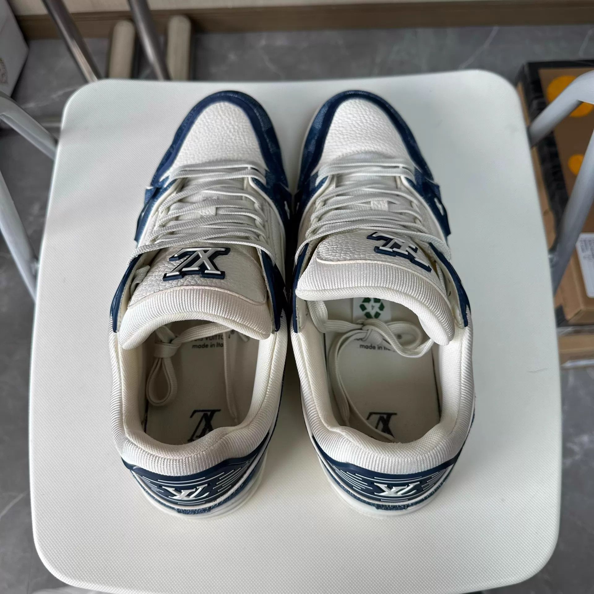 Louis Vuitton LOUIS VUITTON Trainer White Blue Unisex EU 43 Size US 10 / EU 43 - 4 Thumbnail