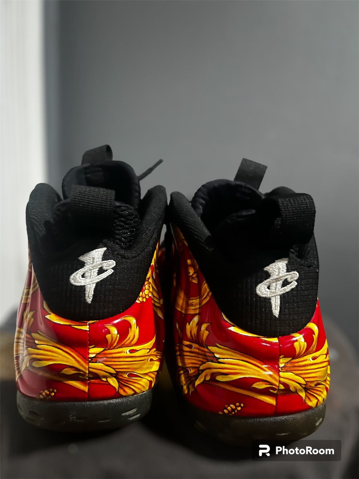 Nike × Supreme Supreme x Nike Foamposite Red Size US 9.5 / EU 42-43 - 4 Thumbnail