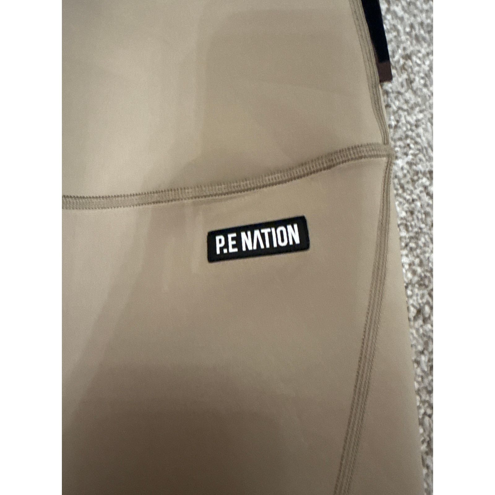 Peloton Peloton P.E. Nation Matte Finish Coastline Legging in Kelp,S Size 27" / US 4 / IT 40 - 4 Thumbnail