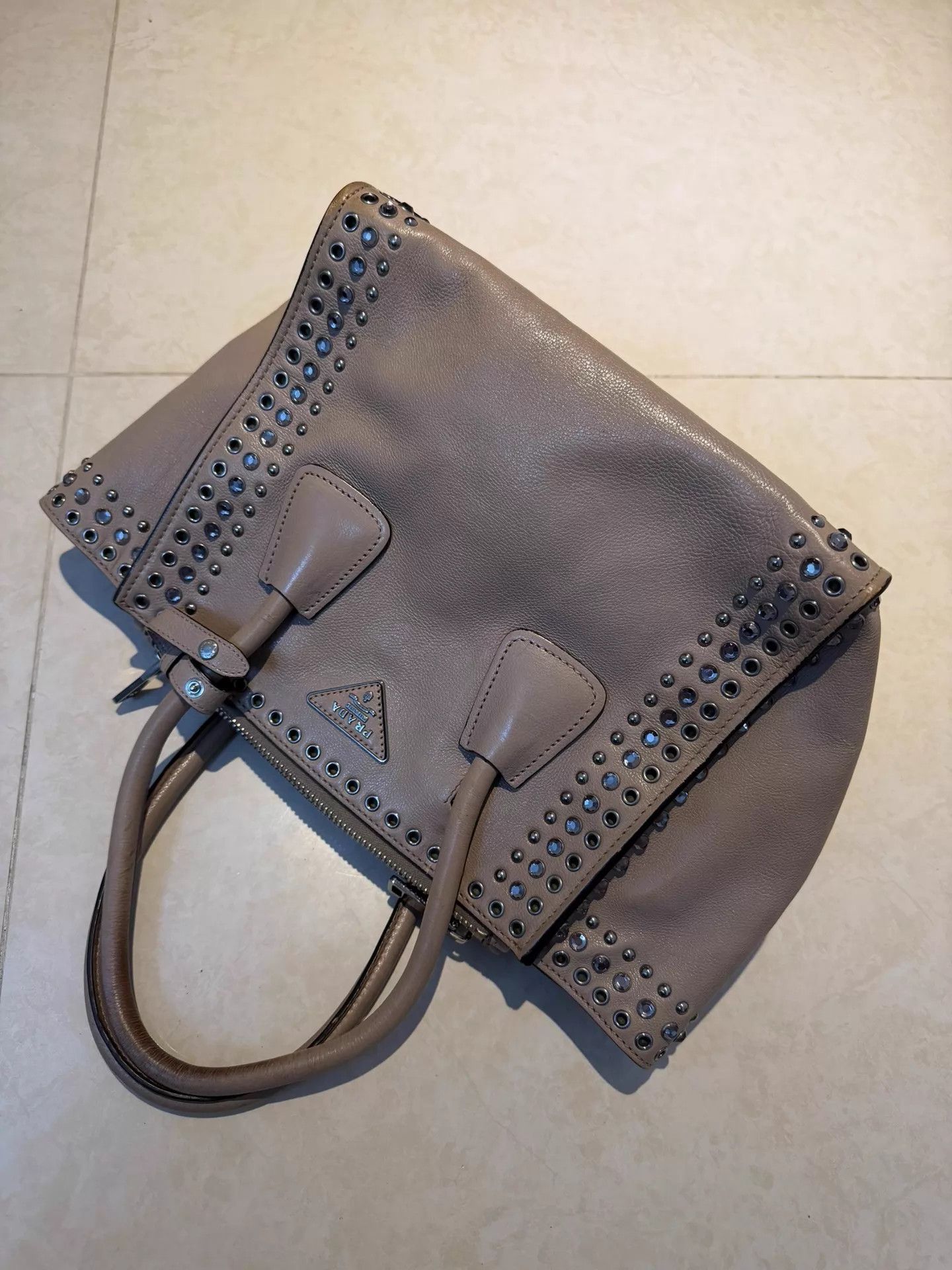 Prada PRADA Pyramid Leather Studded Tote Bag Champagne Size ONE SIZE - 2 Thumbnail