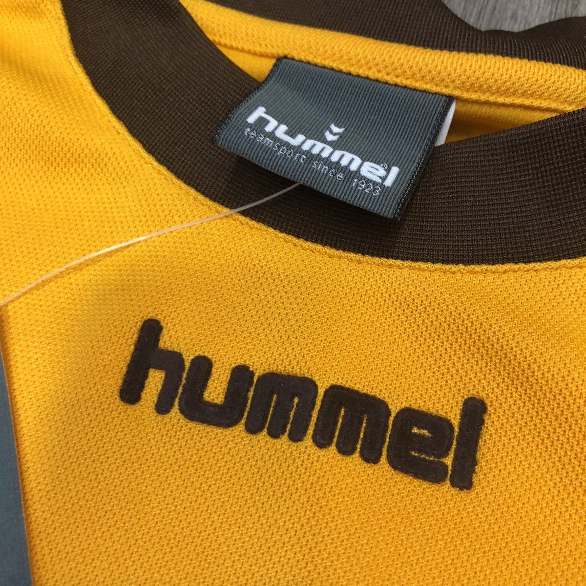 Hummel Denmark 2000 training jersey #5 (Bnwt) Size US M / EU 48-50 / 2 - 5 Thumbnail