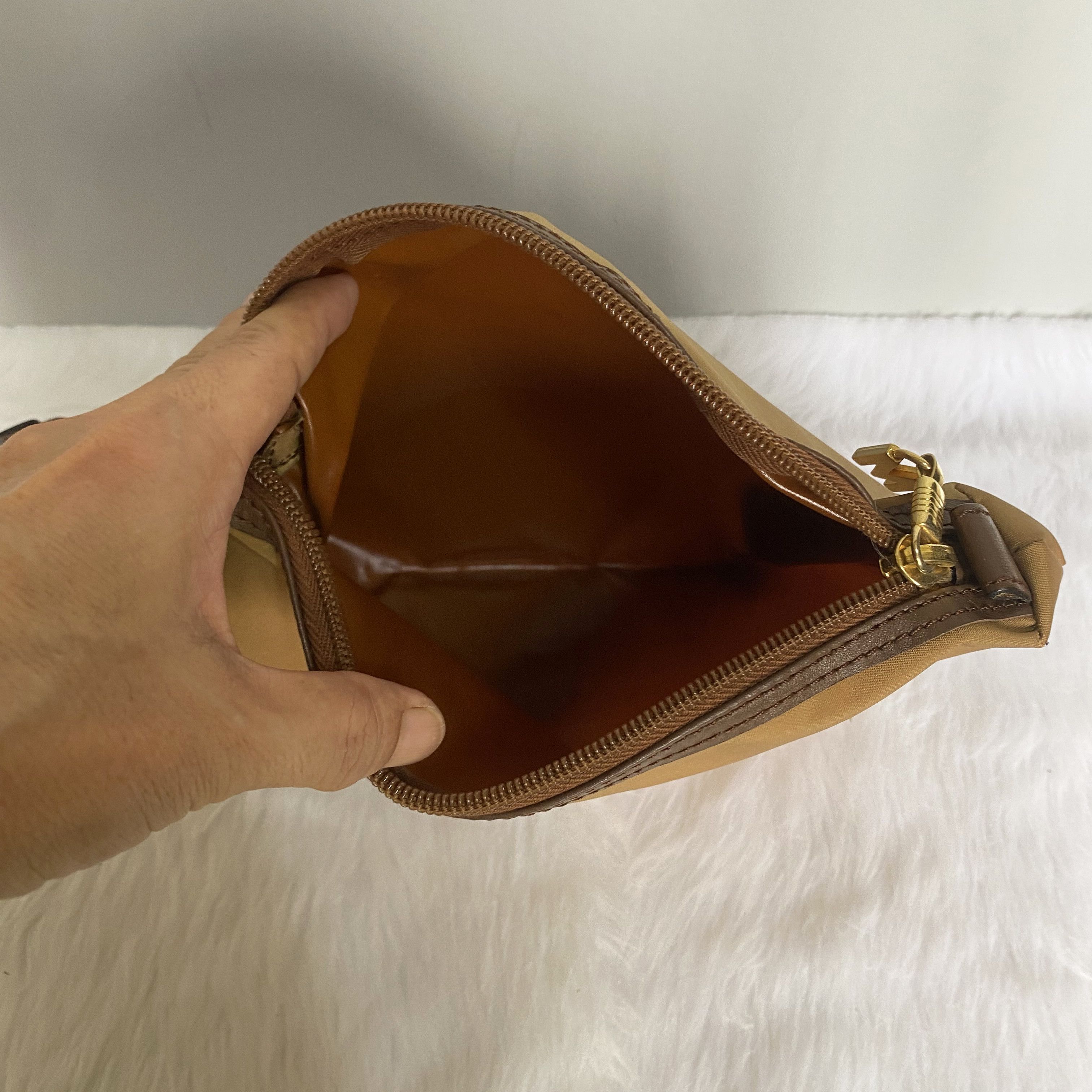 Moschino × Vintage MOSCHINO Vintage Brown Gold Hardware Logo Nylon Clutch Bag Size ONE SIZE - 11 Thumbnail